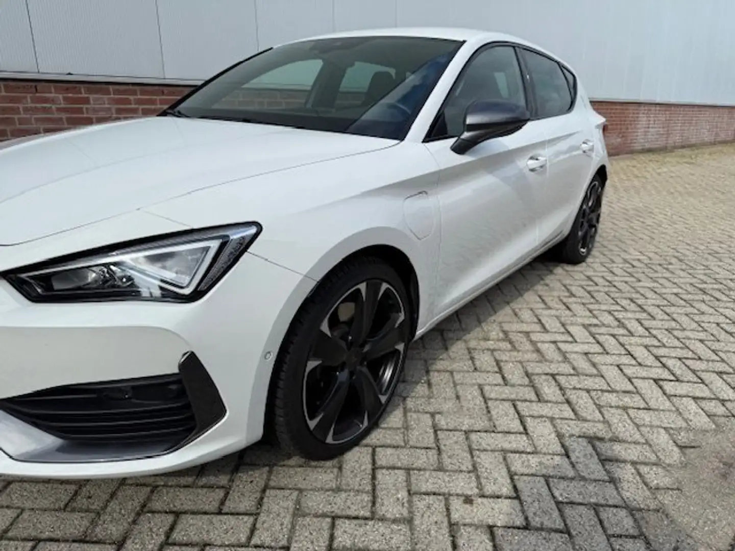 CUPRA Leon 1.4 e-Hybrid VZ I 245pk I Stoel & stuurverwarming Wit - 2