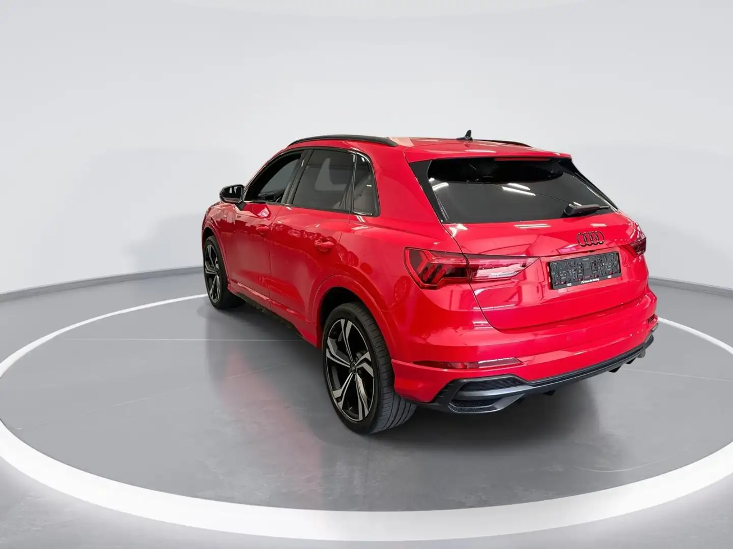 Audi Q3 45 Tfsie 245pk S-tronic S edition ·20'' Velgen · Rood - 2