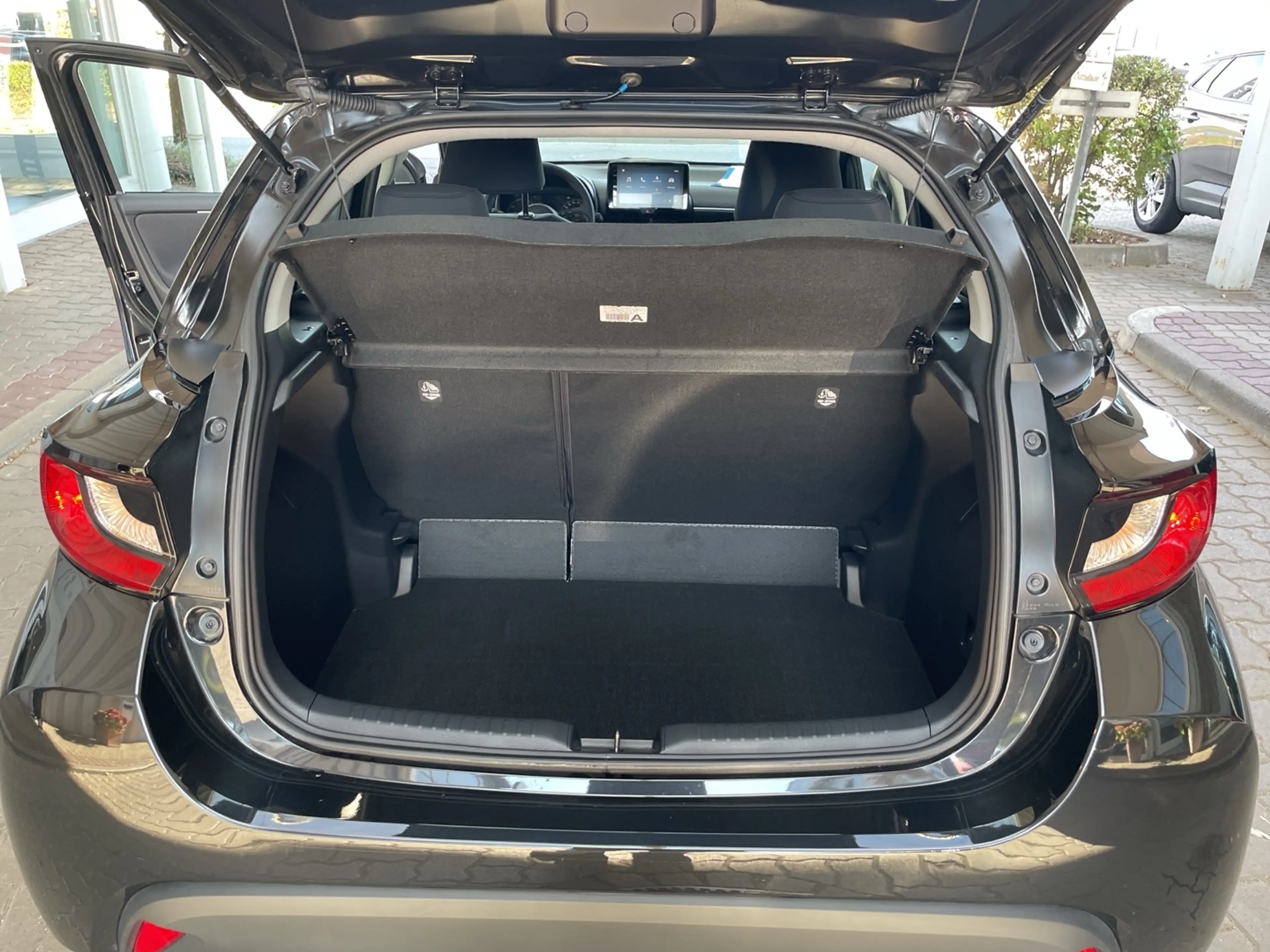 Mazda 2 Hybrid 1.5L Hybrid VVT-i 116 Centre-Line — photo 17