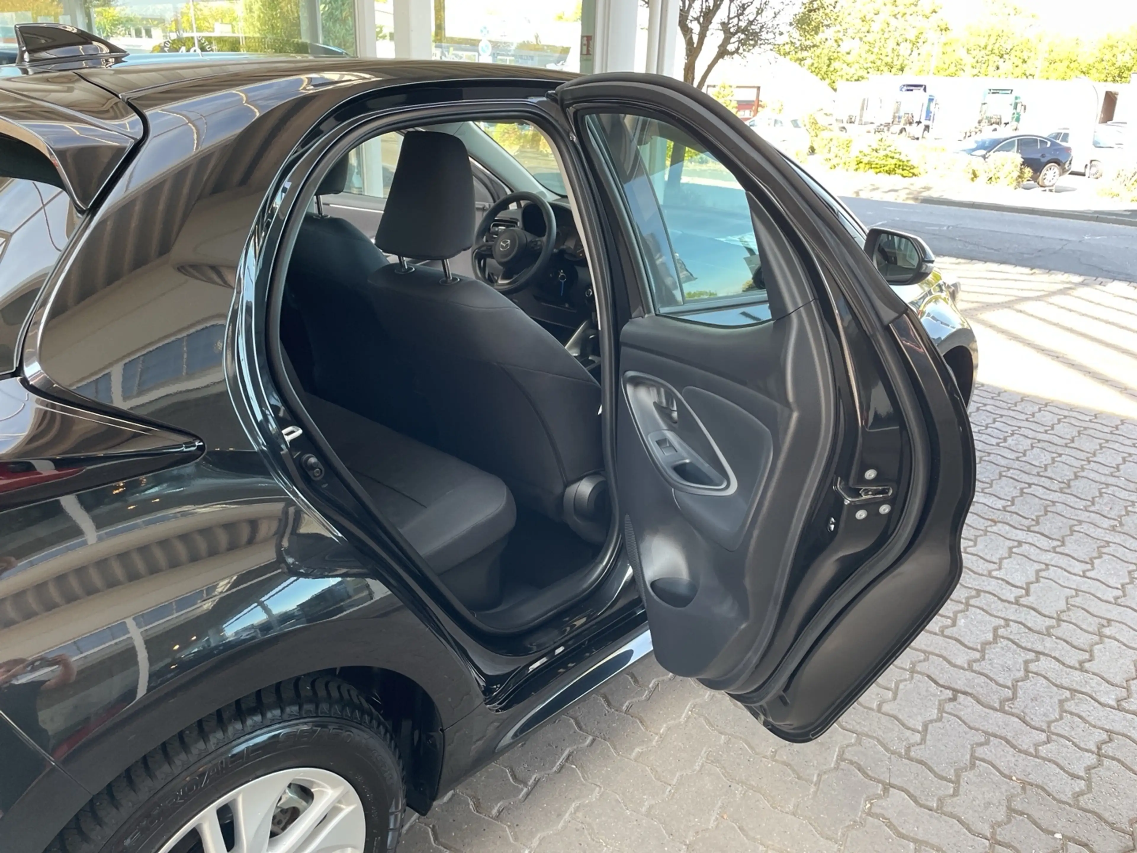 Mazda 2 Hybrid 1.5L Hybrid VVT-i 116 Centre-Line — photo 18