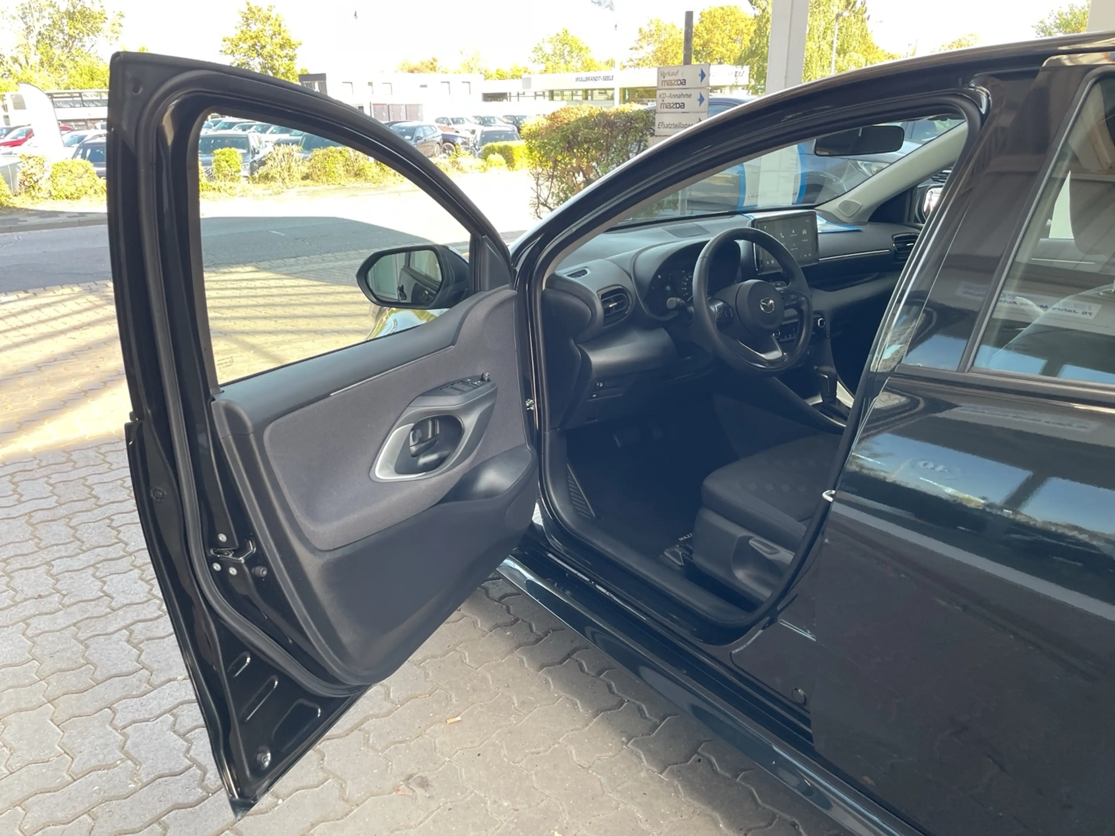 Mazda 2 Hybrid 1.5L Hybrid VVT-i 116 Centre-Line — photo 6