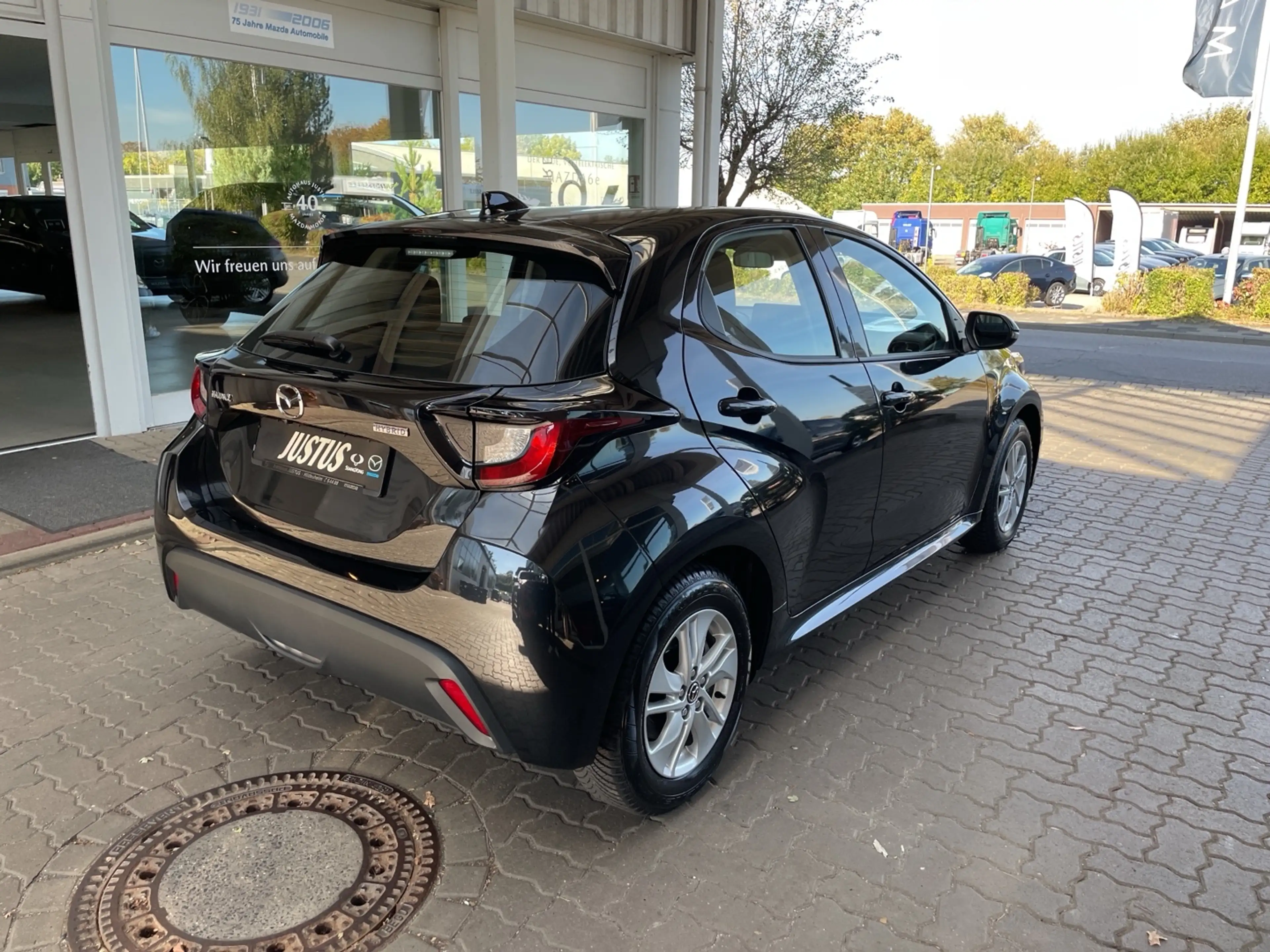Mazda 2 Hybrid 1.5L Hybrid VVT-i 116 Centre-Line — photo 3