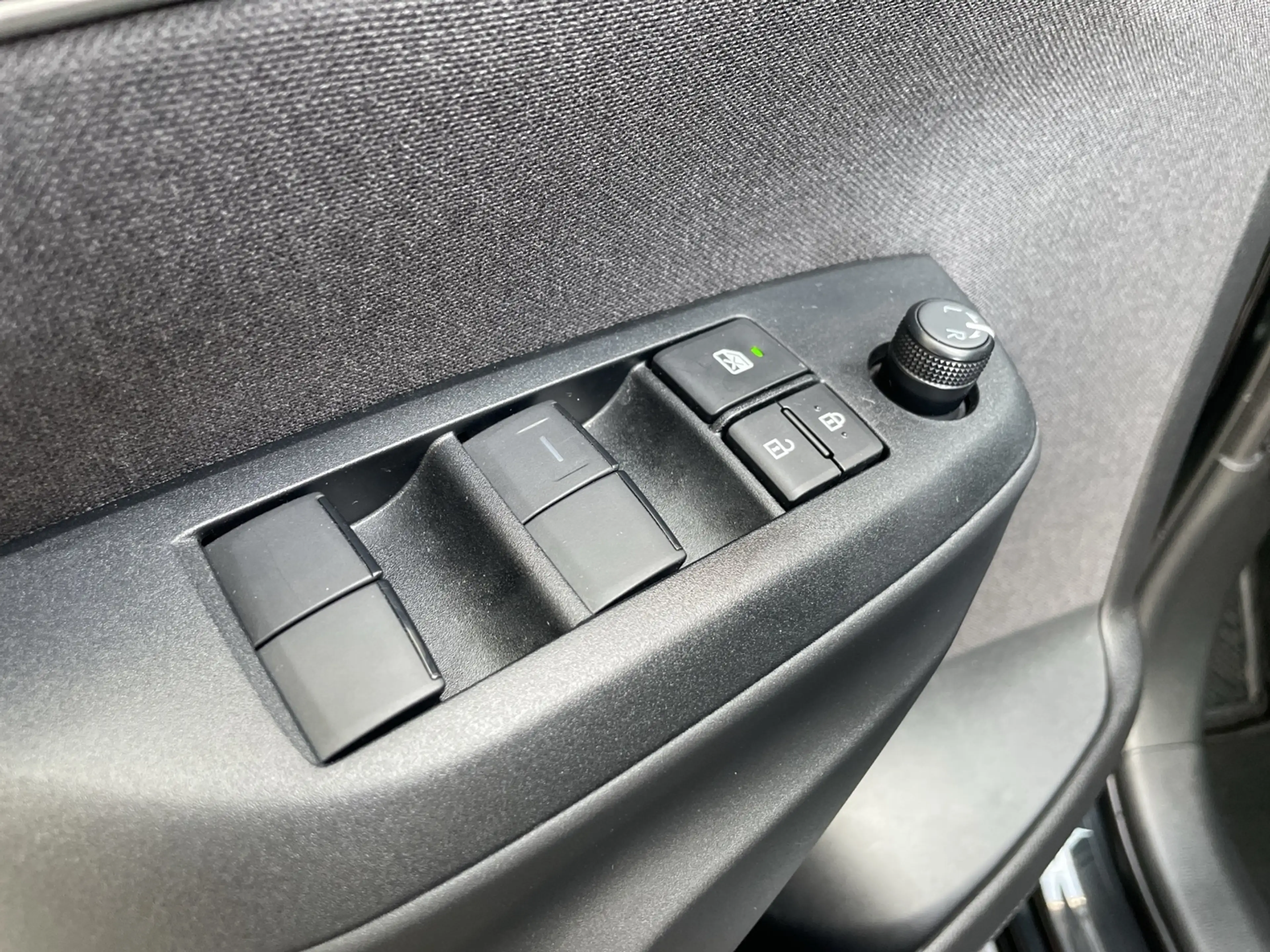 Mazda 2 Hybrid 1.5L Hybrid VVT-i 116 Centre-Line — photo 7