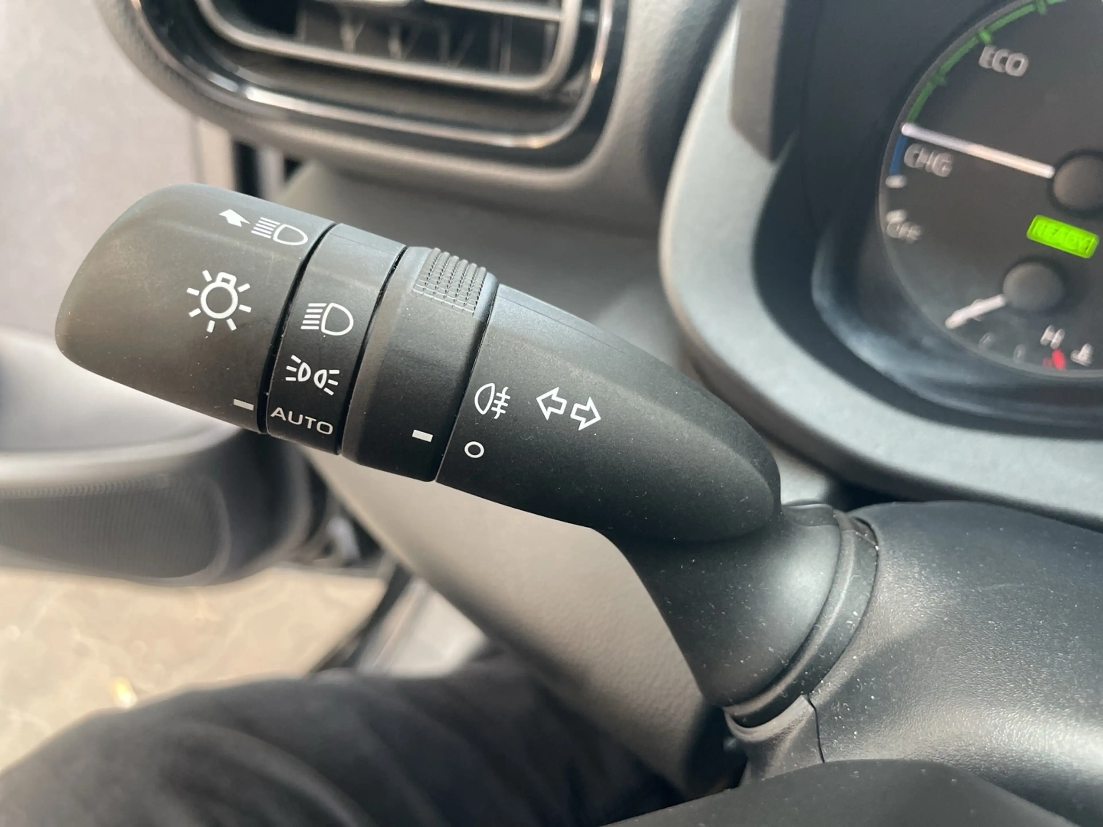 Mazda 2 Hybrid 1.5L Hybrid VVT-i 116 Centre-Line — photo 9