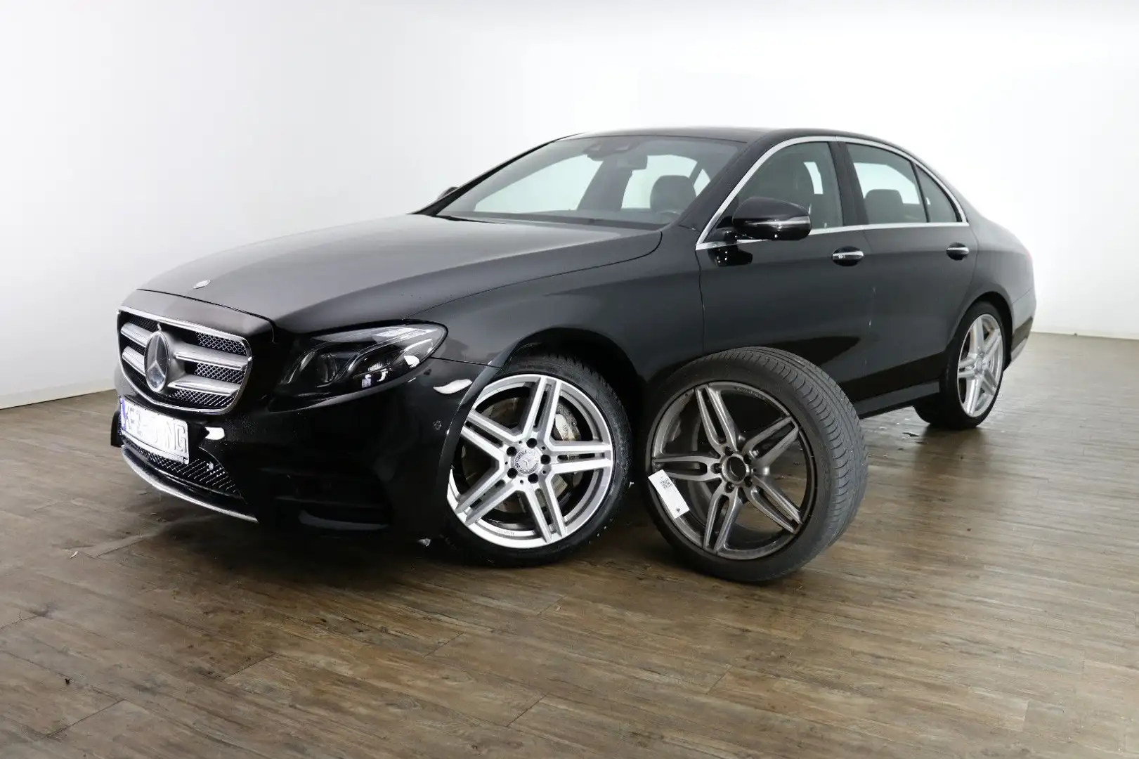 Mercedes-Benz E 350 d AMG Line*LED*Leder Nappa*Pano*360°* Black - 1