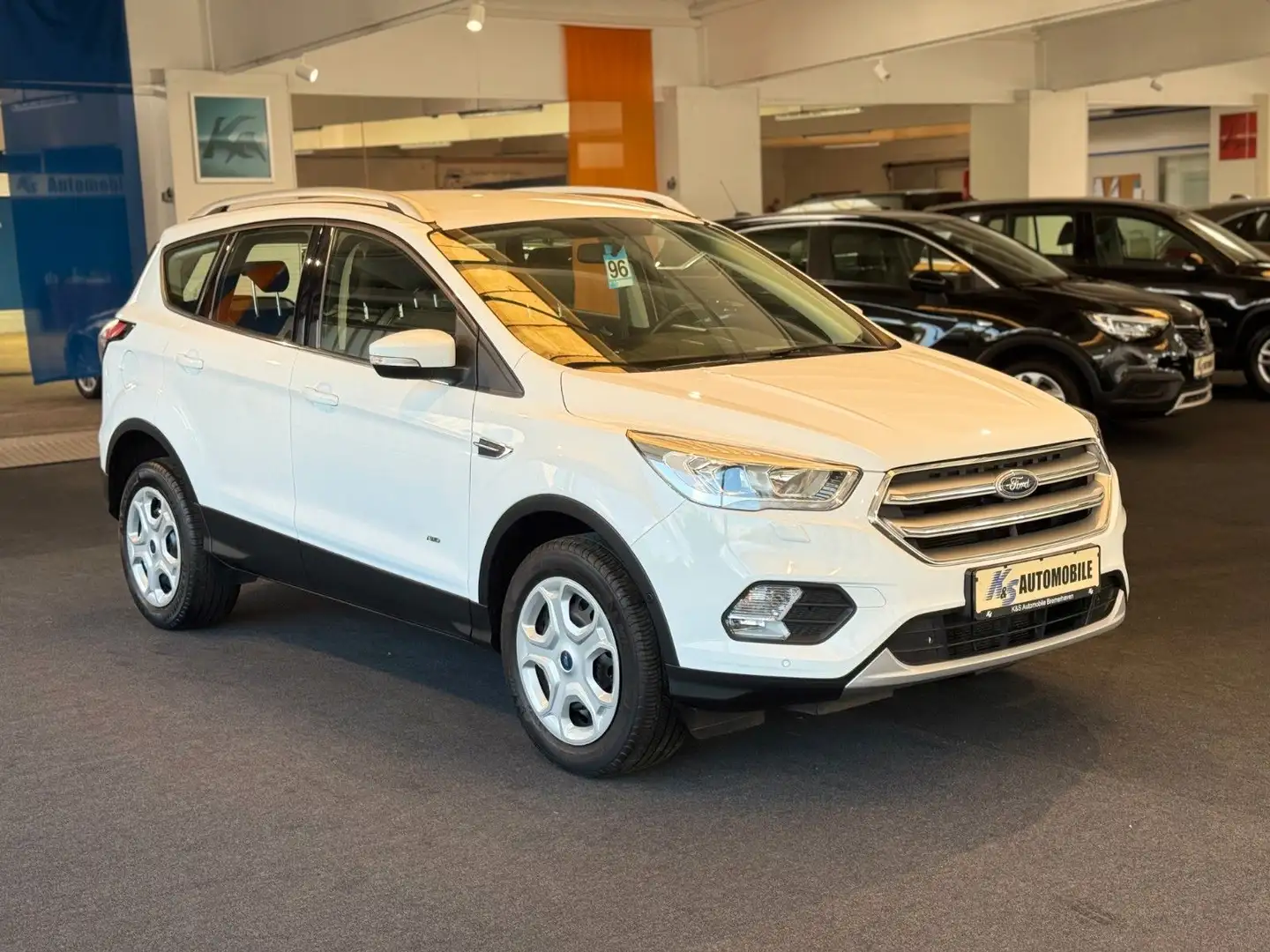 Ford Kuga 1,5 EcoBoost*4x4**AUTOM.*SITZH+LENKR.*PDC* Weiß - 1