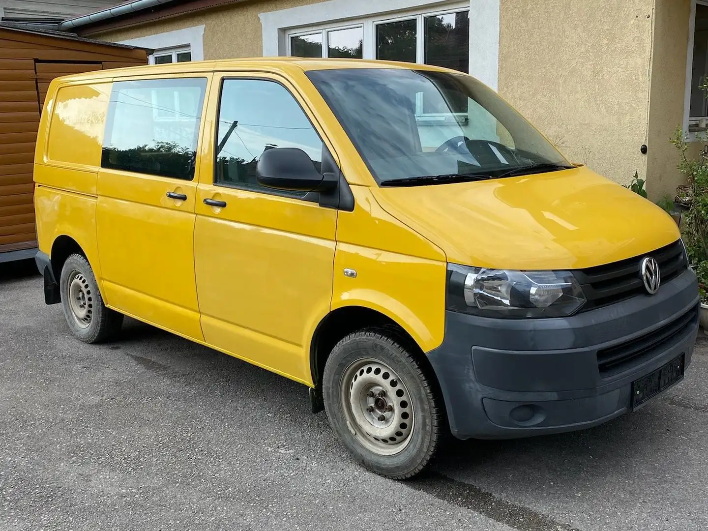 Volkswagen T5 beidseitige Schiebetüren Žlutá - 1
