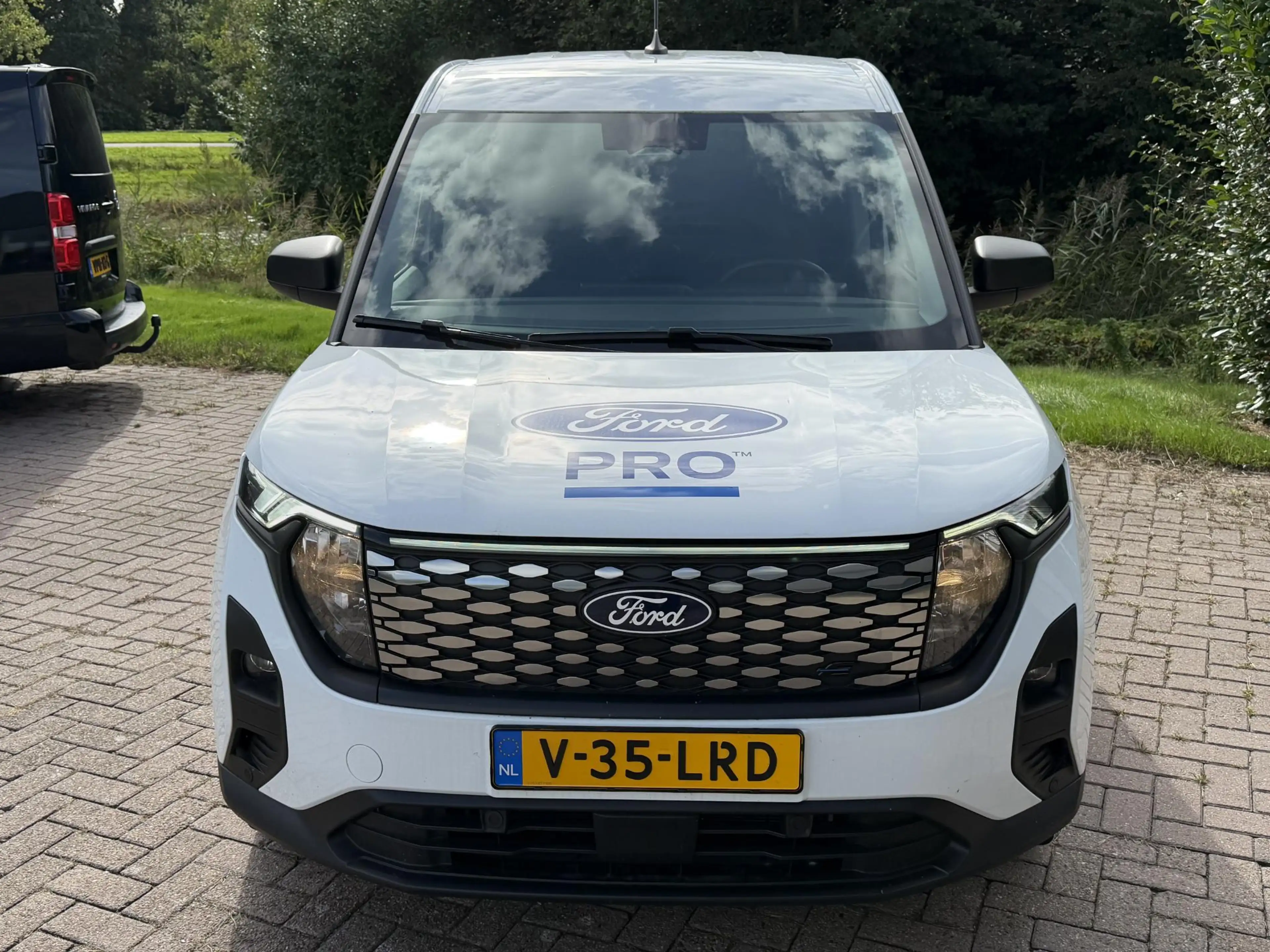 Ford Transit Courier E-Transit Trend 44 kWh 136pk Trekhaak | Achteruitr — photo 2