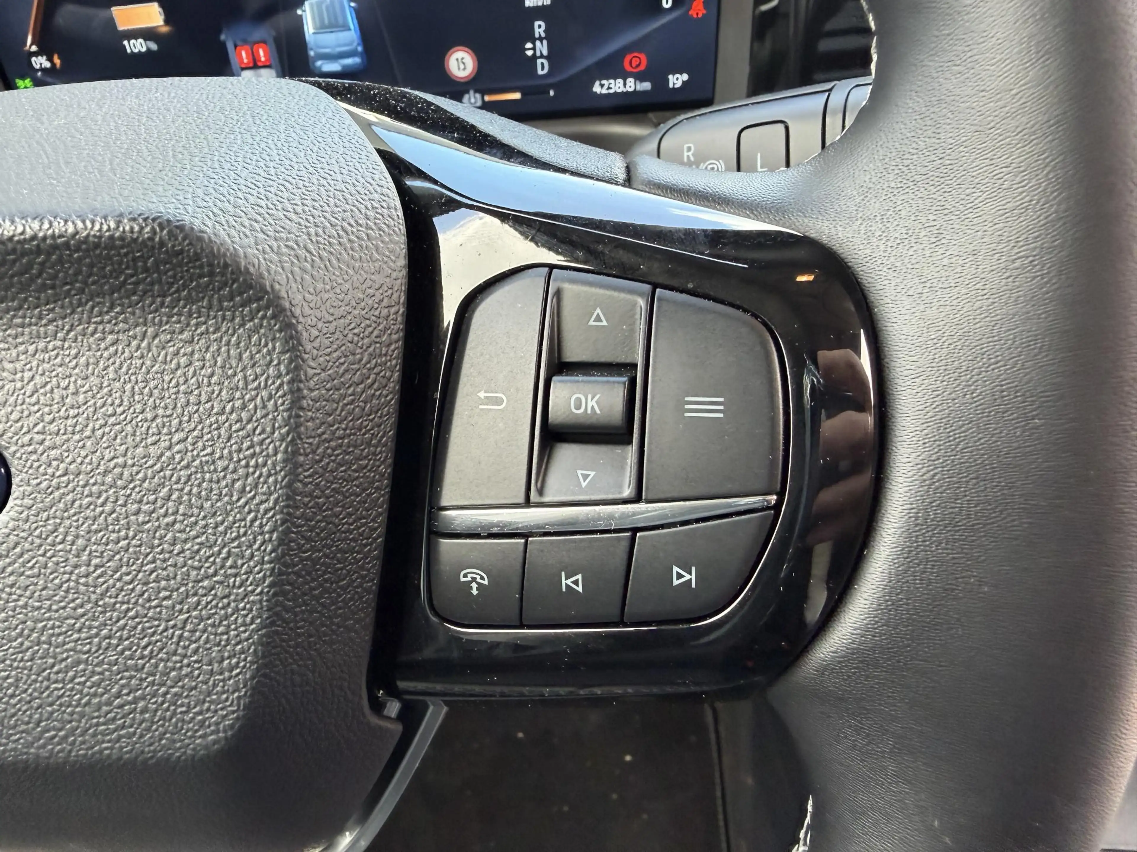 Ford Transit Courier E-Transit Trend 44 kWh 136pk Trekhaak | Achteruitr — photo 14
