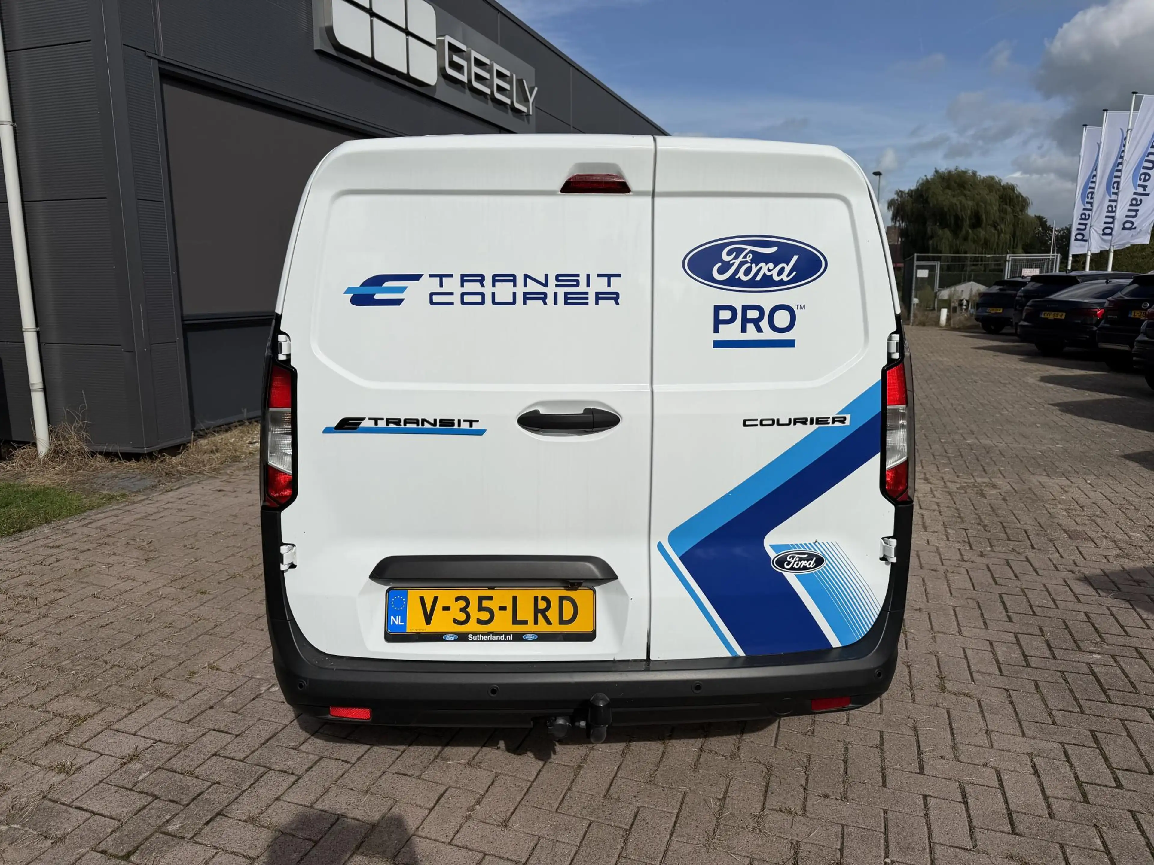 Ford Transit Courier E-Transit Trend 44 kWh 136pk Trekhaak | Achteruitr — photo 6