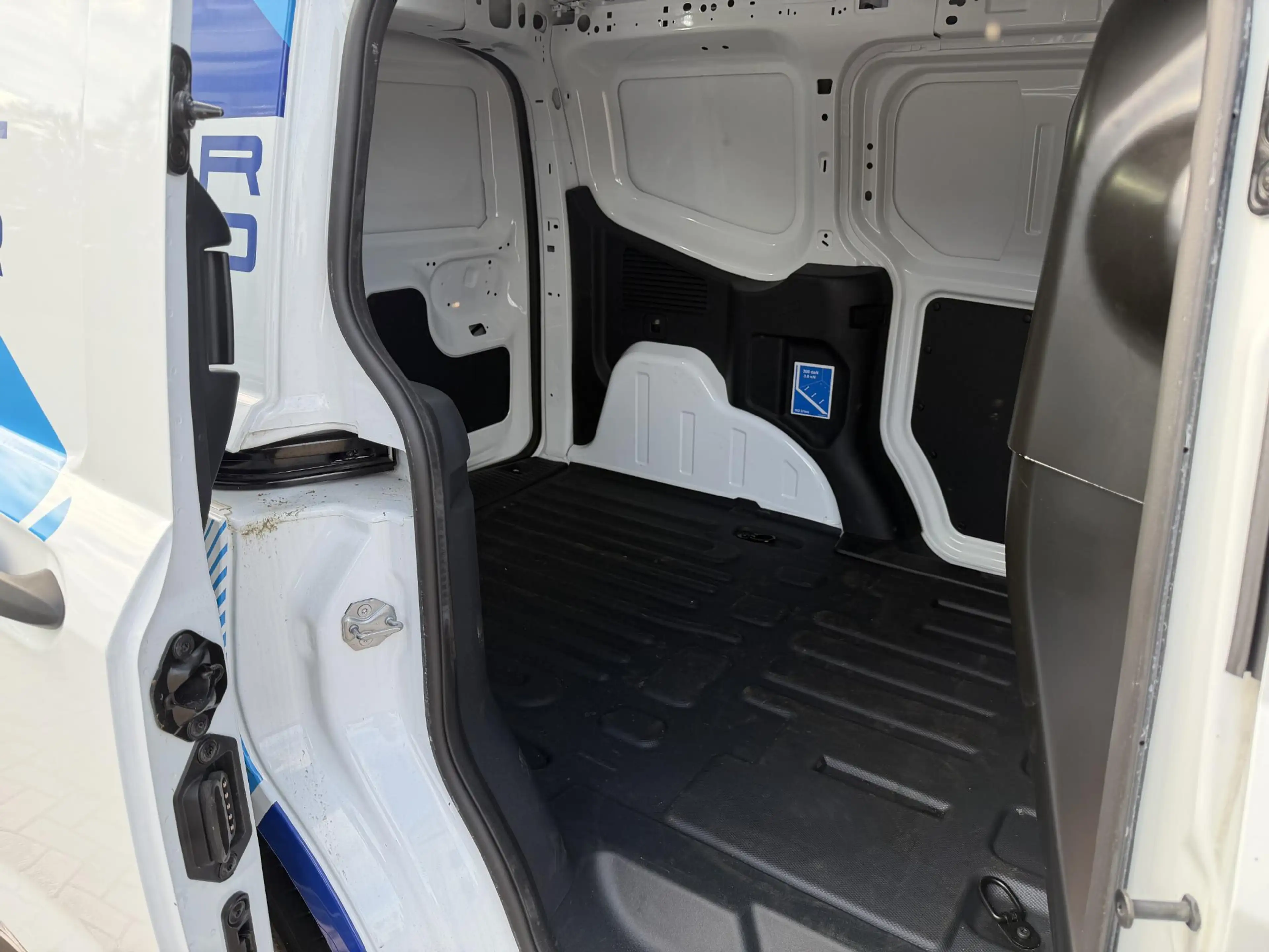 Ford Transit Courier E-Transit Trend 44 kWh 136pk Trekhaak | Achteruitr — photo 13