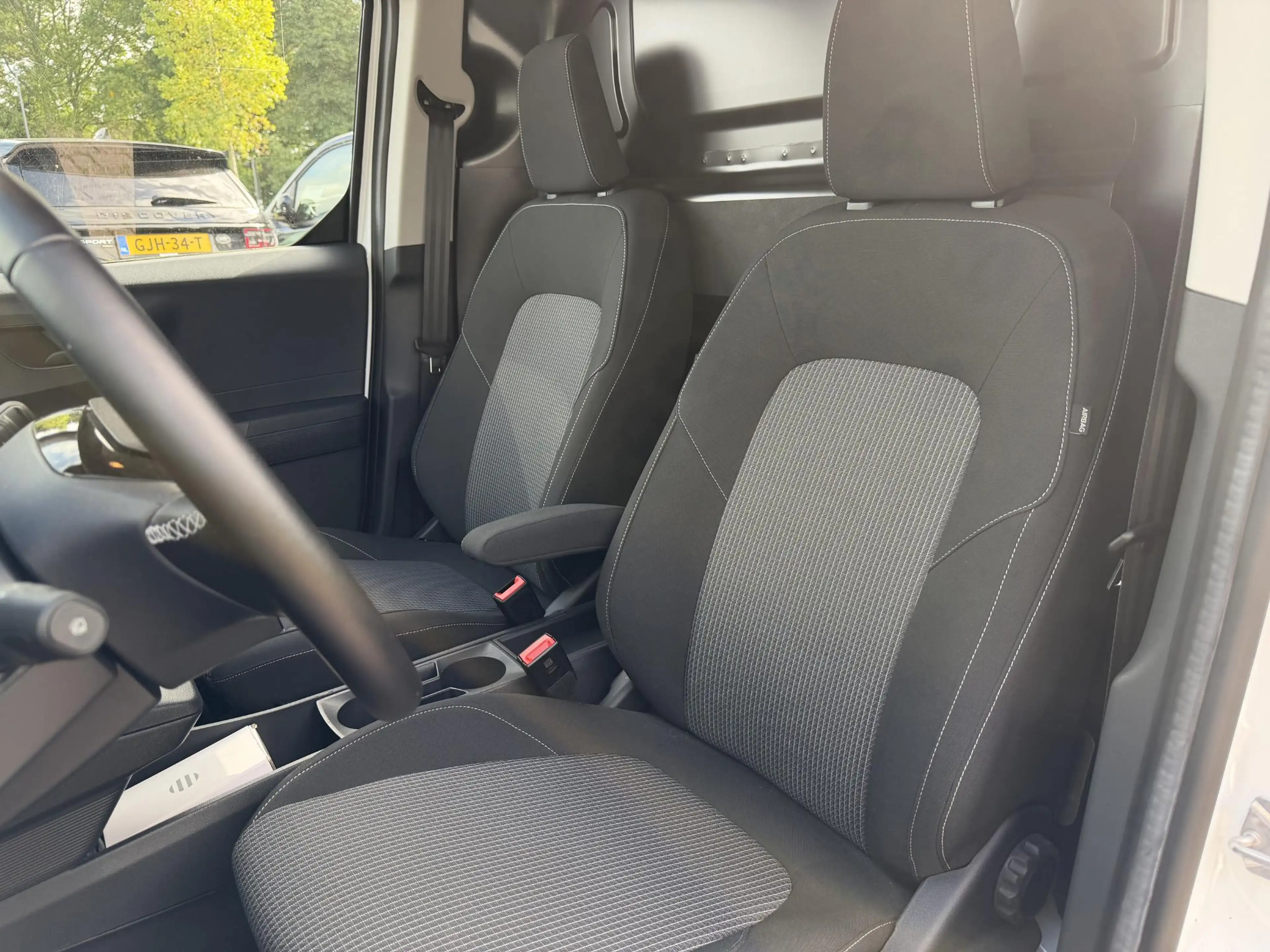 Ford Transit Courier E-Transit Trend 44 kWh 136pk Trekhaak | Achteruitr — photo 10