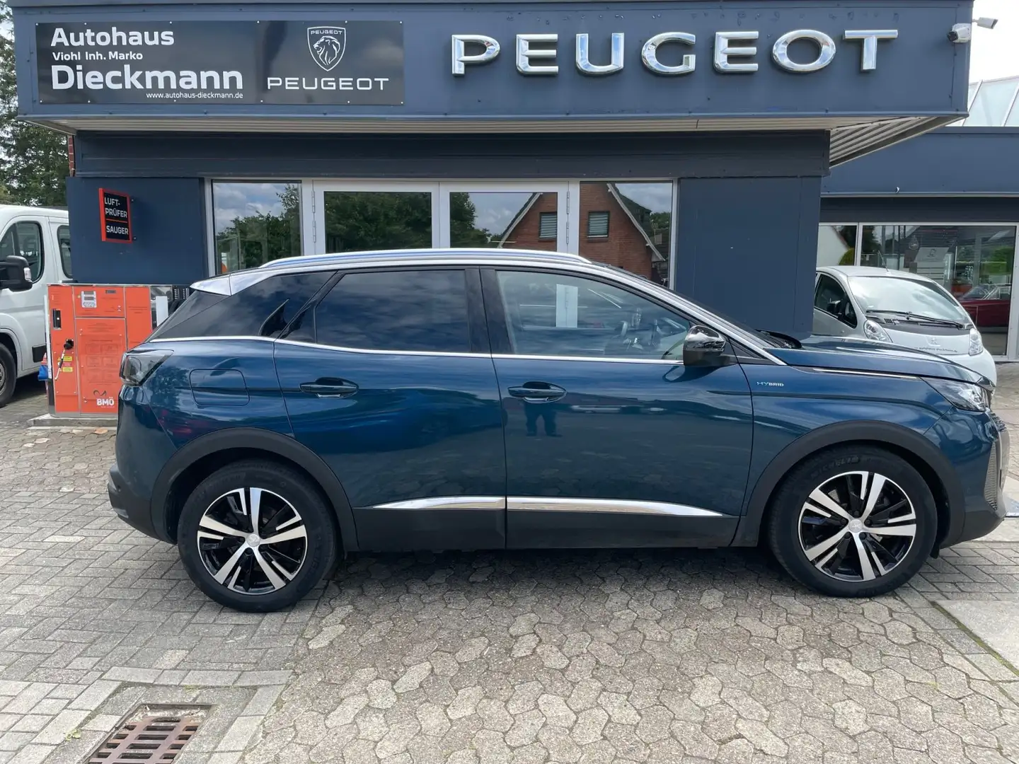 Peugeot 3008 Hybrid 225 e-EAT8 GT Blau - 2