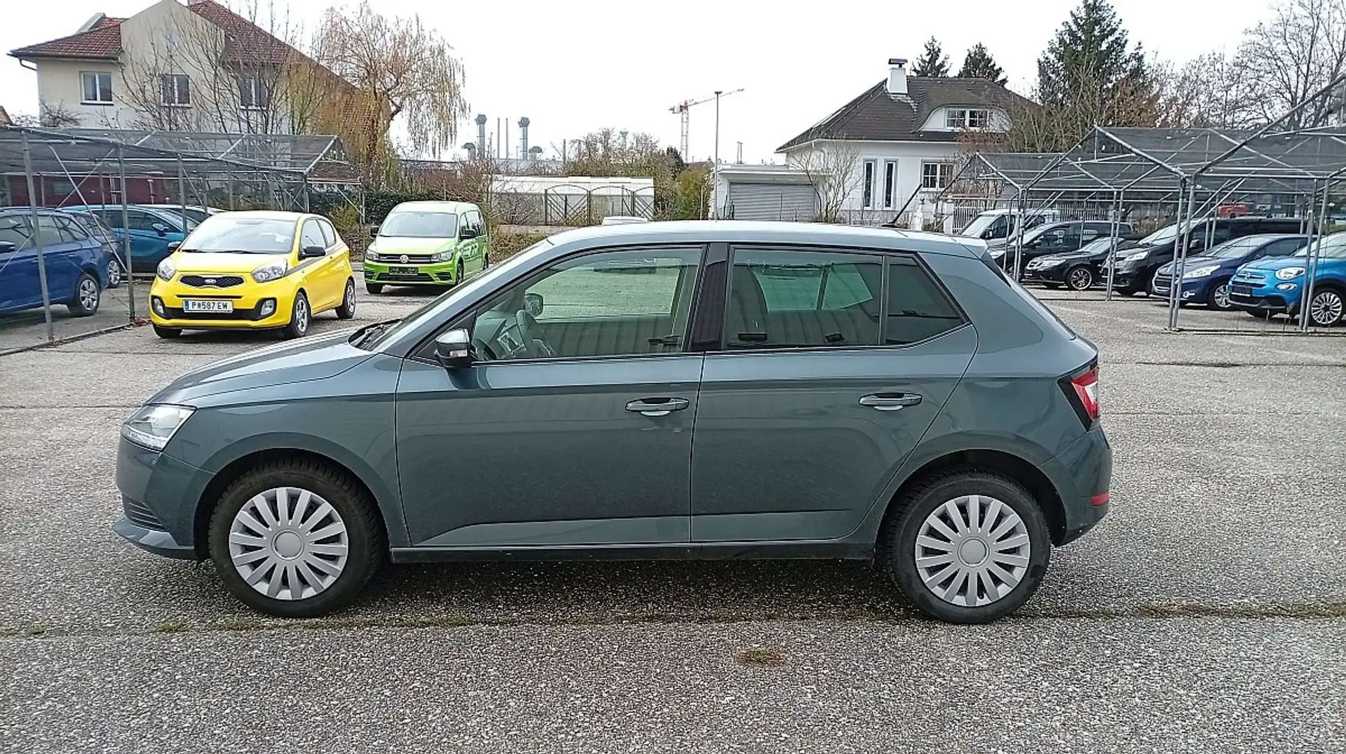 Skoda Fabia Active 1,0 Grau - 2