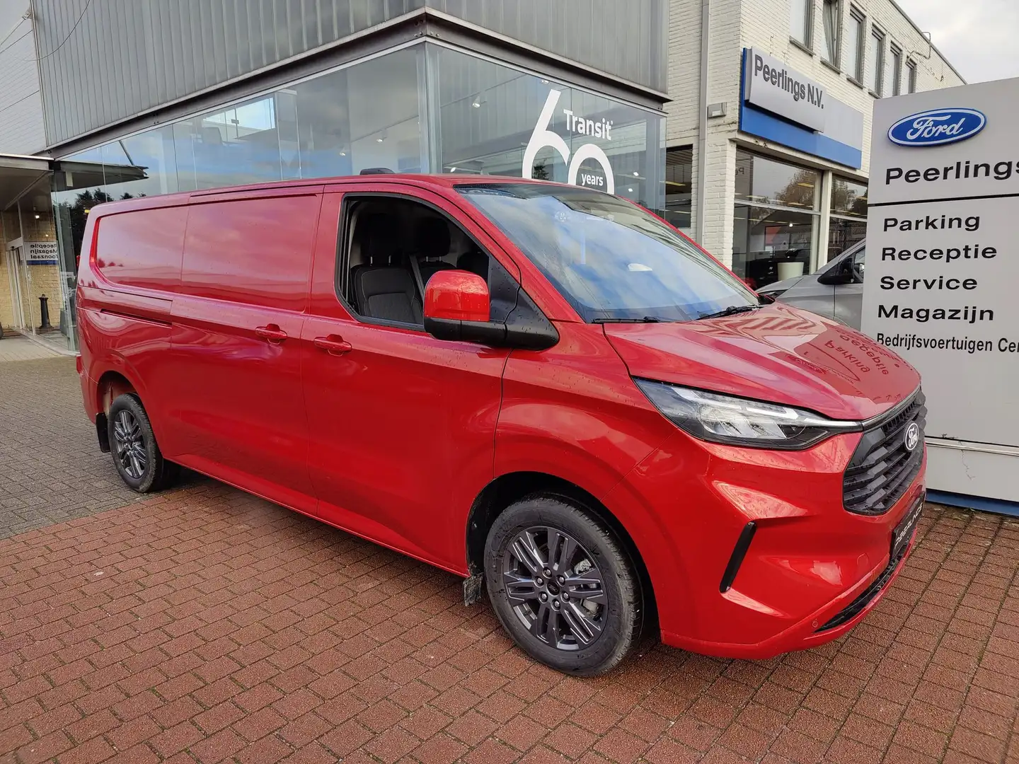 Ford Transit Custom 320L Limited 2.0TD M6 Rood - 1