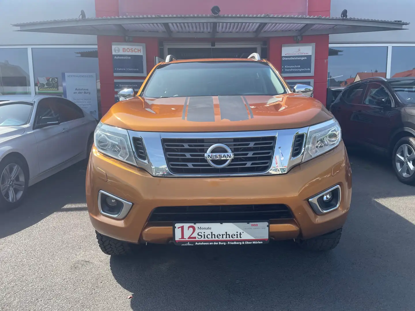 Nissan NP300 Cab 4x4 Naranja - 2