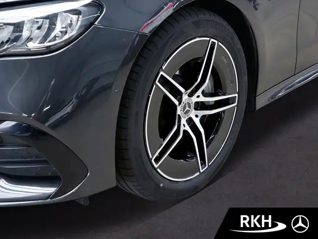 Mercedes-Benz E-Class view 5