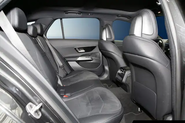 Mercedes-Benz E-Class view 9