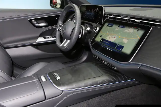 Mercedes-Benz E-Class view 8