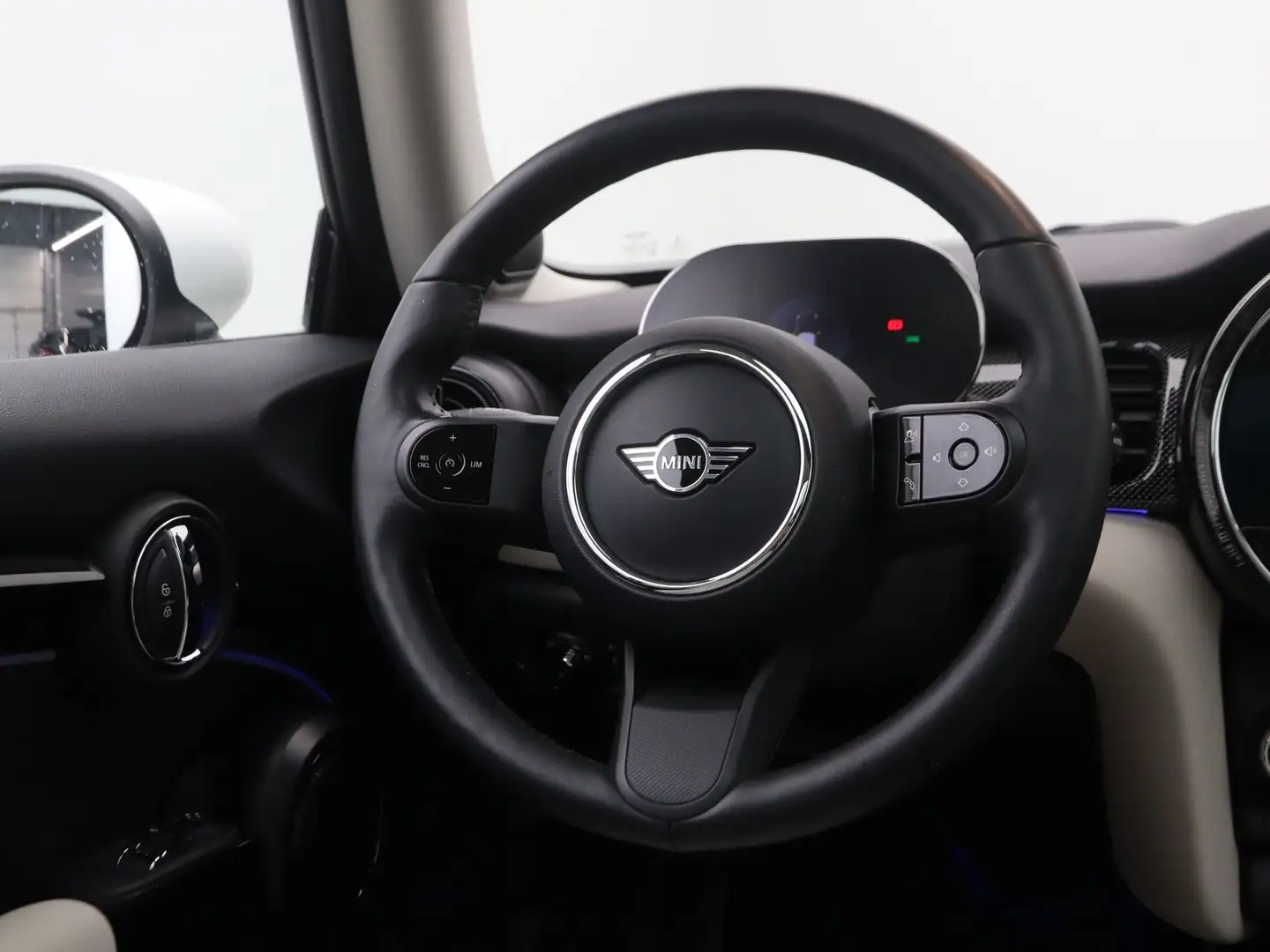 MINI Electric 3-deurs Business Edition Wit - 2