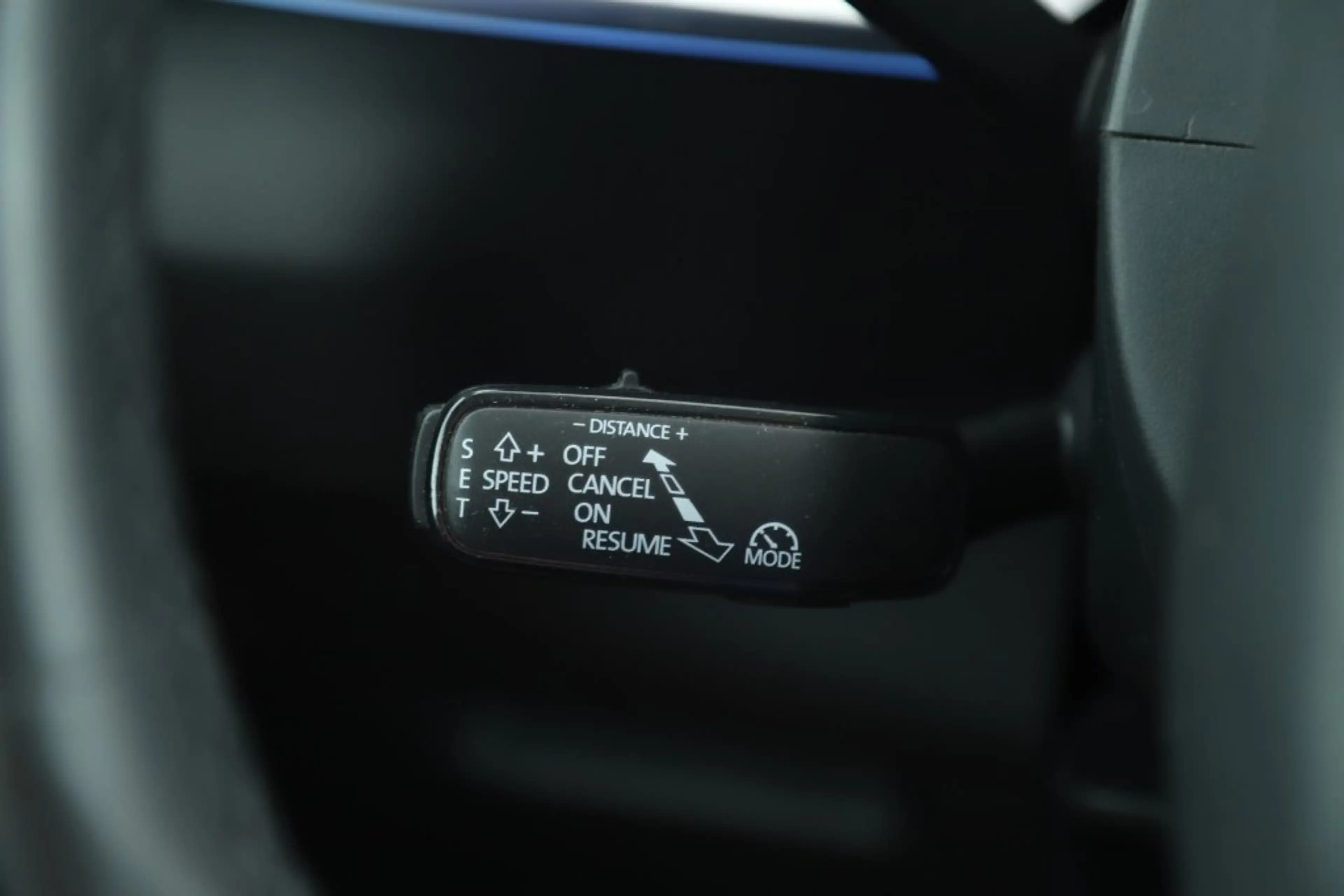 Skoda Karoq 1,0 Style XENON KEYLESS ACC KAMERA TELEFON AHV — photo 21