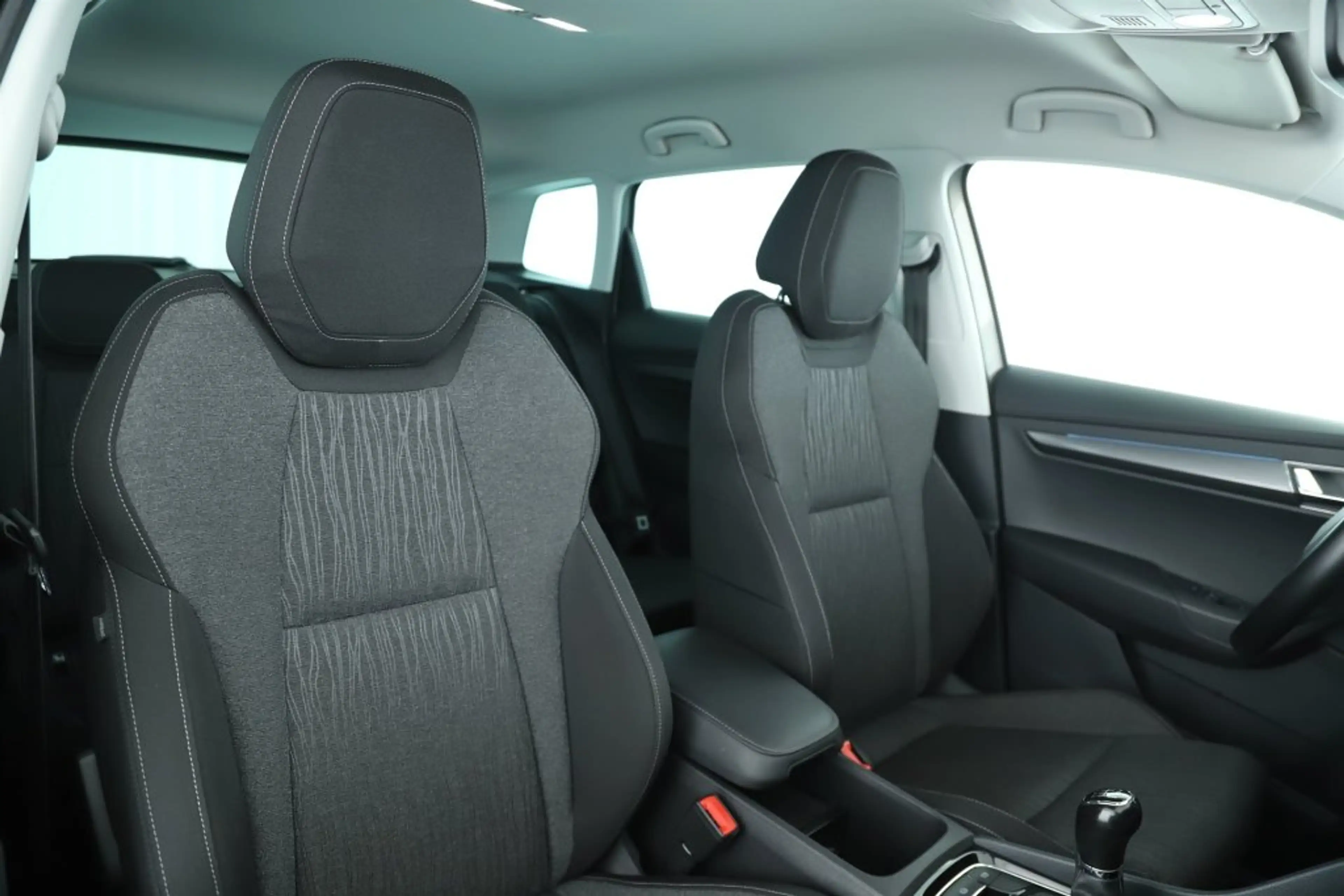 Skoda Karoq 1,0 Style XENON KEYLESS ACC KAMERA TELEFON AHV — photo 14