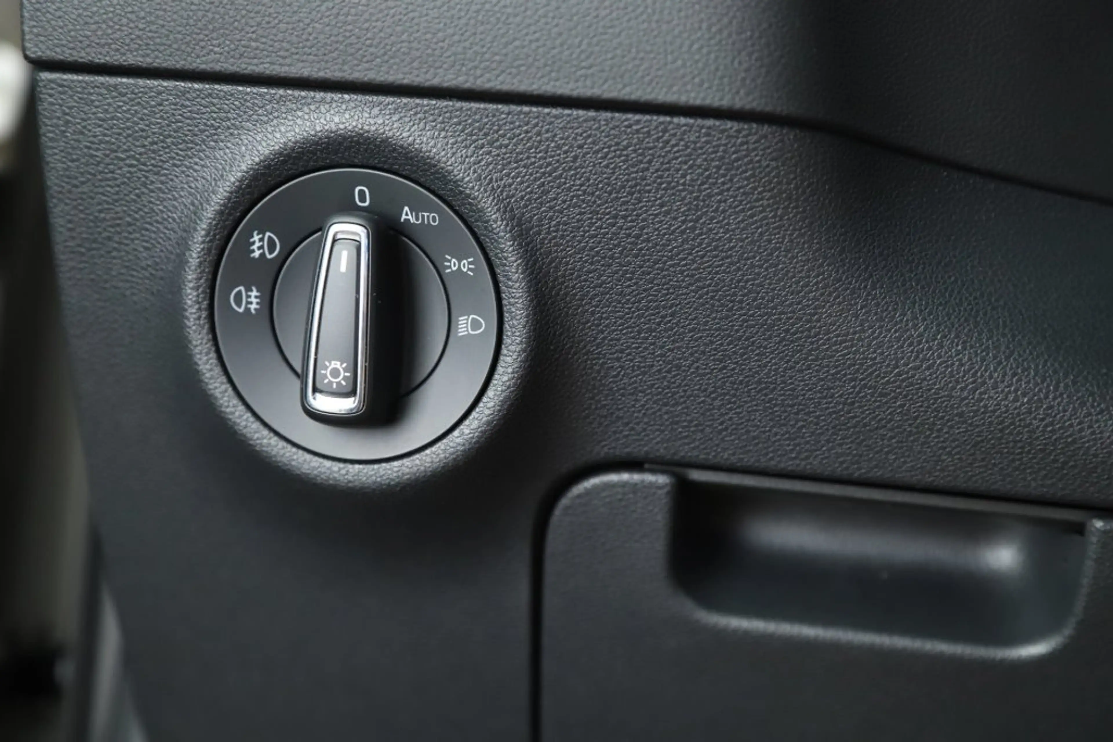 Skoda Karoq 1,0 Style XENON KEYLESS ACC KAMERA TELEFON AHV — photo 18