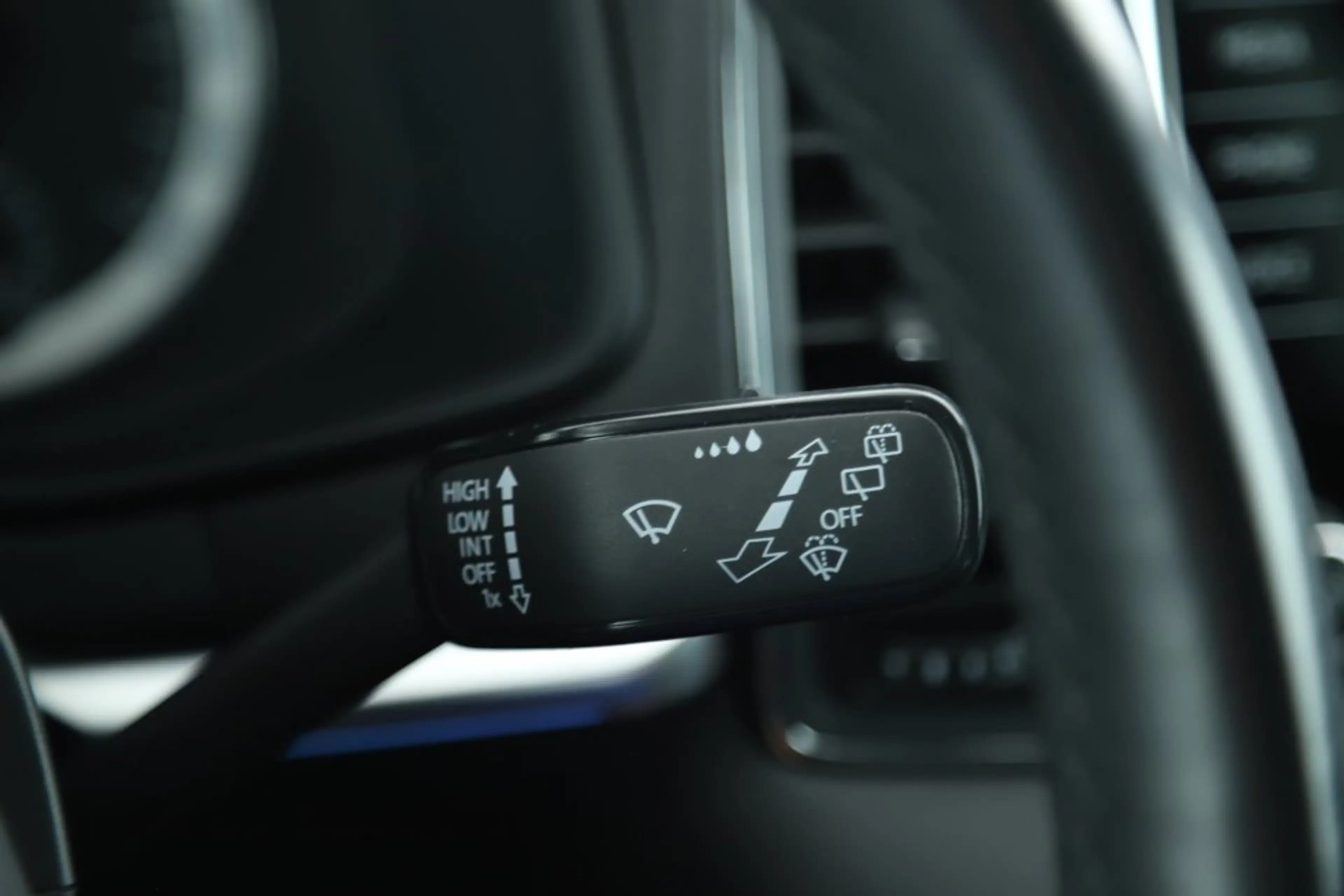 Skoda Karoq 1,0 Style XENON KEYLESS ACC KAMERA TELEFON AHV — photo 22