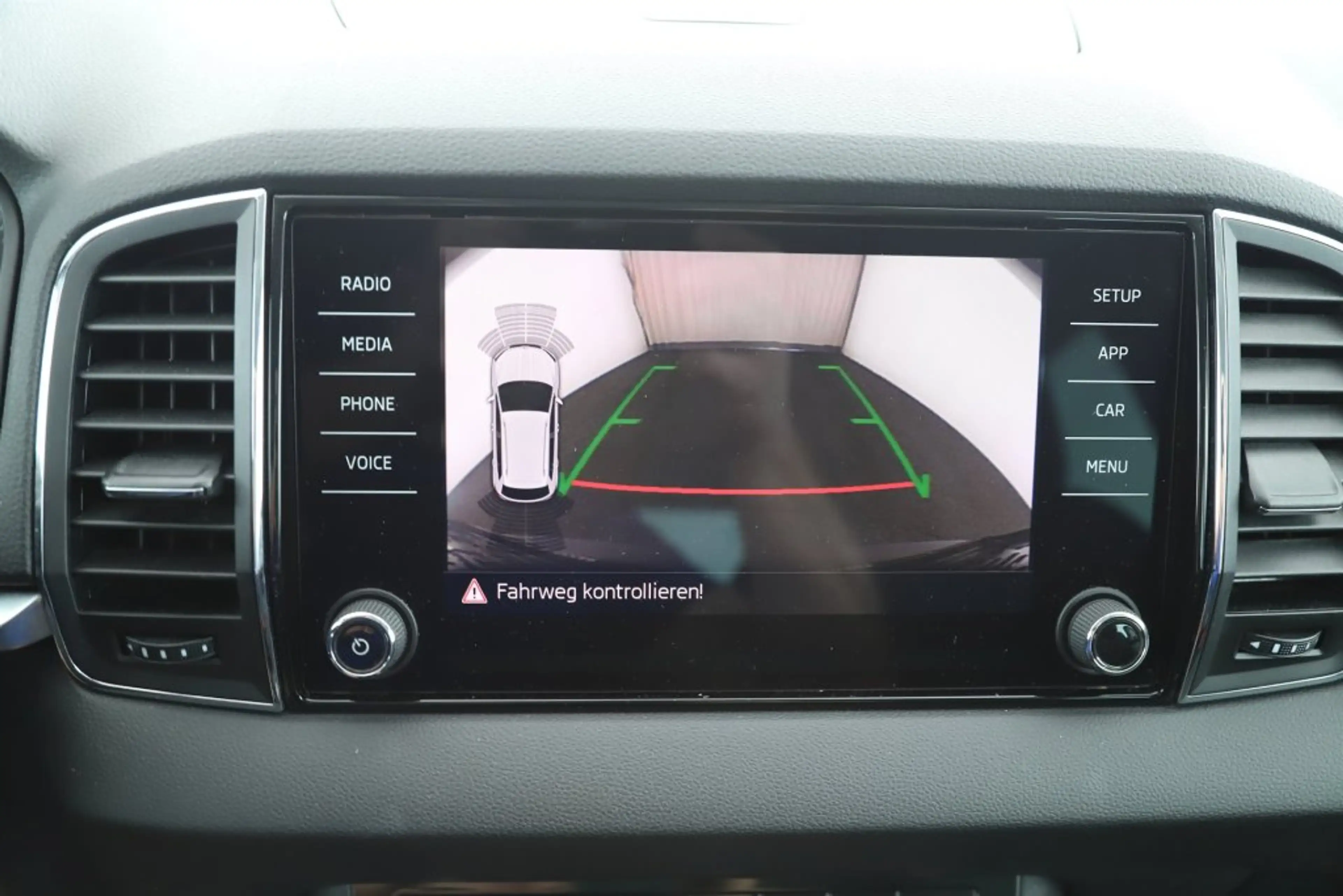 Skoda Karoq 1,0 Style XENON KEYLESS ACC KAMERA TELEFON AHV — photo 16