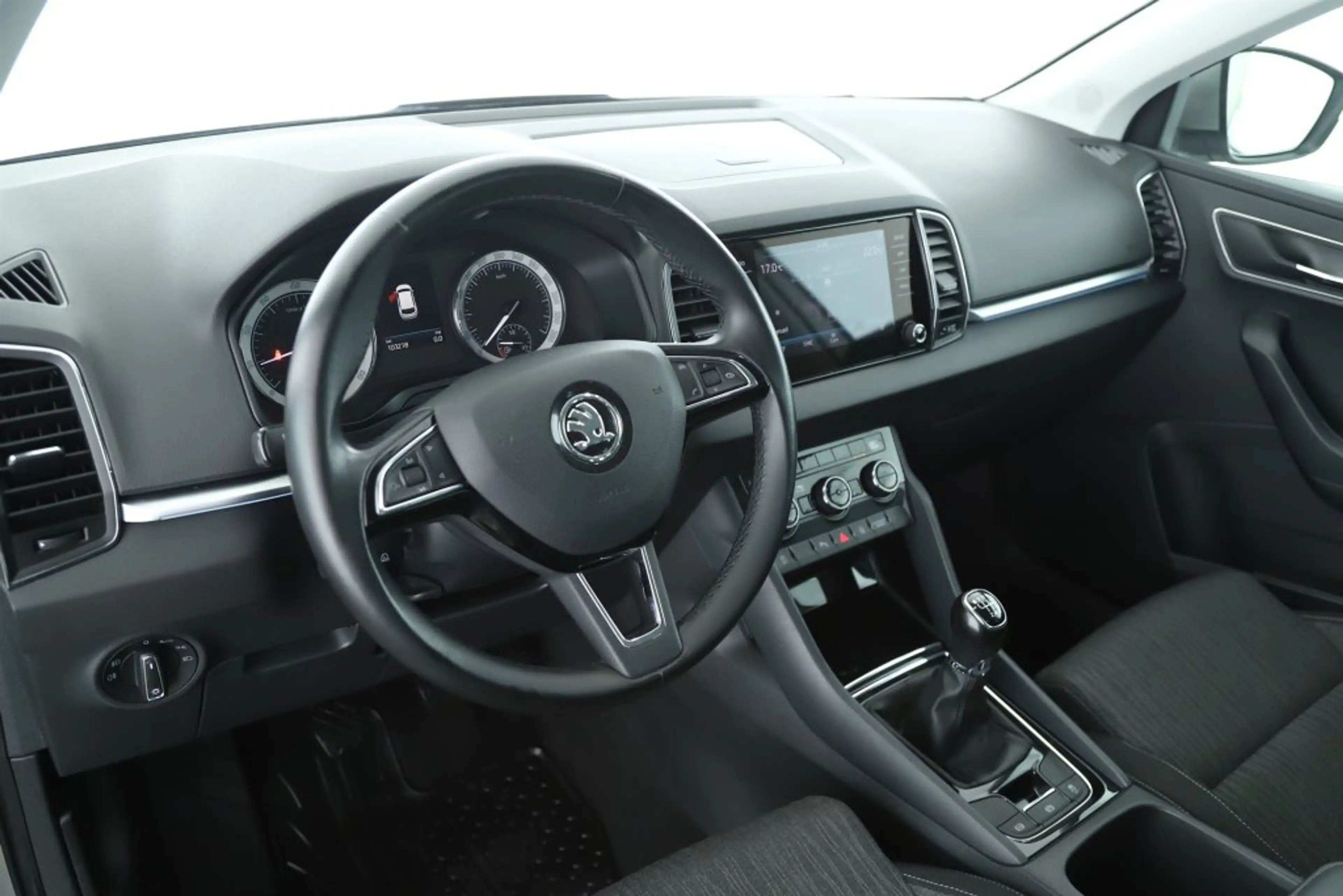Skoda Karoq 1,0 Style XENON KEYLESS ACC KAMERA TELEFON AHV — photo 9