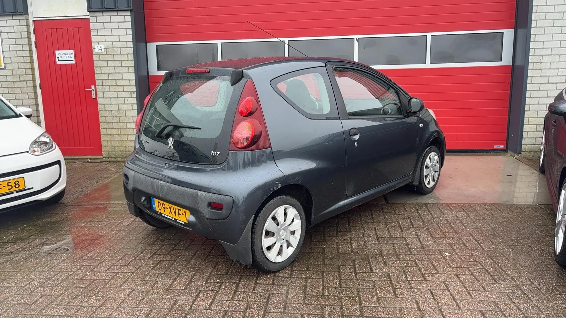 Peugeot 107 1.0 Access Accent AIRCO / GOED ONDERHOUDEN / NL-AU Gris - 2