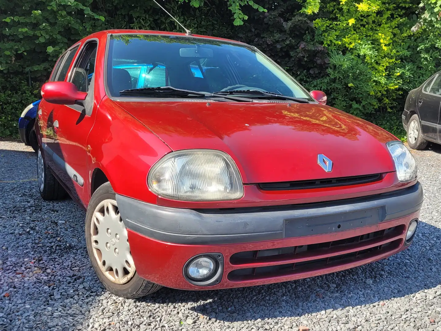 Renault Clio 1.2i 169000km 2000 Rouge - 1