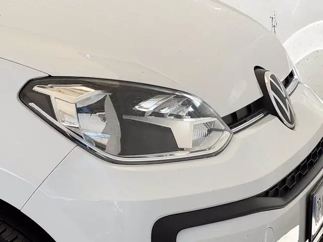 Volkswagen Up! view 14