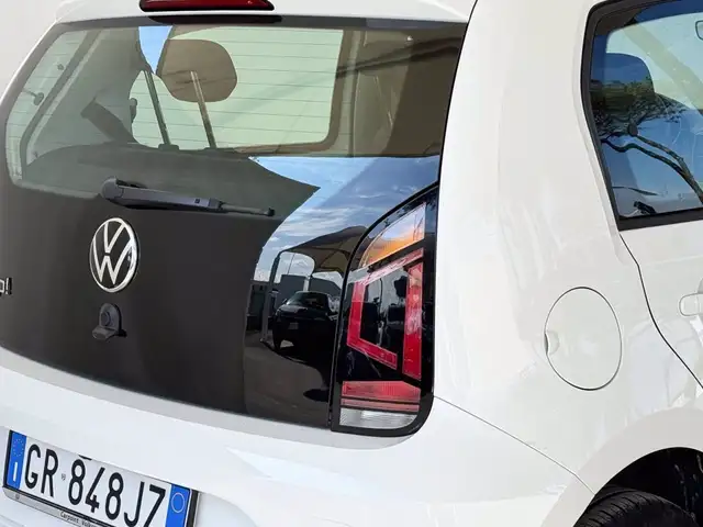 Volkswagen Up! view 17