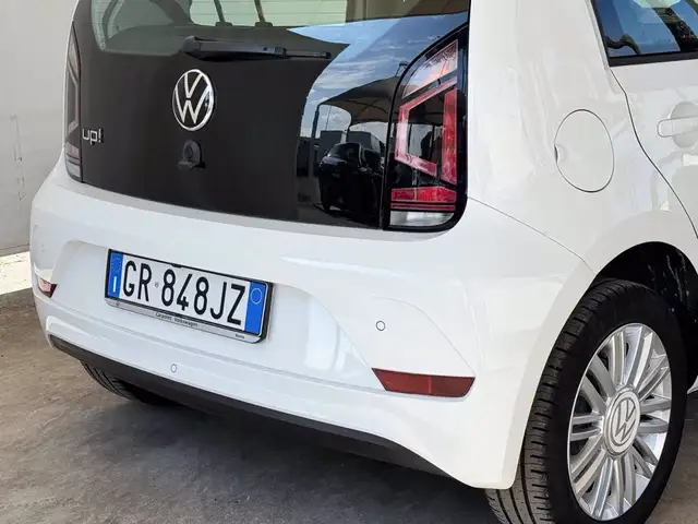 Volkswagen Up! view 18