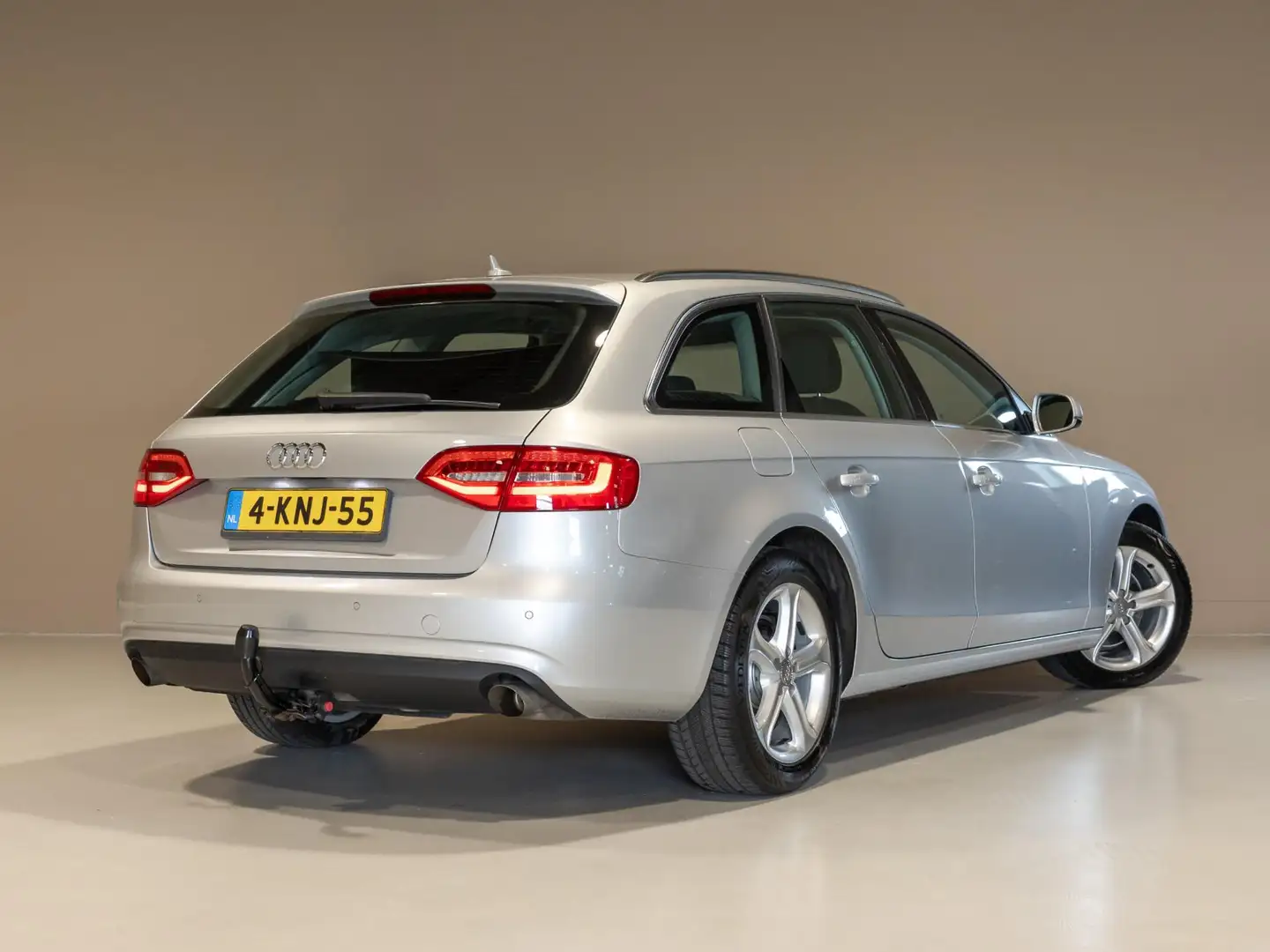Audi A4 Avant 1.8 TFSI Business Edition / 170pk / Trekhaak Сірий - 2