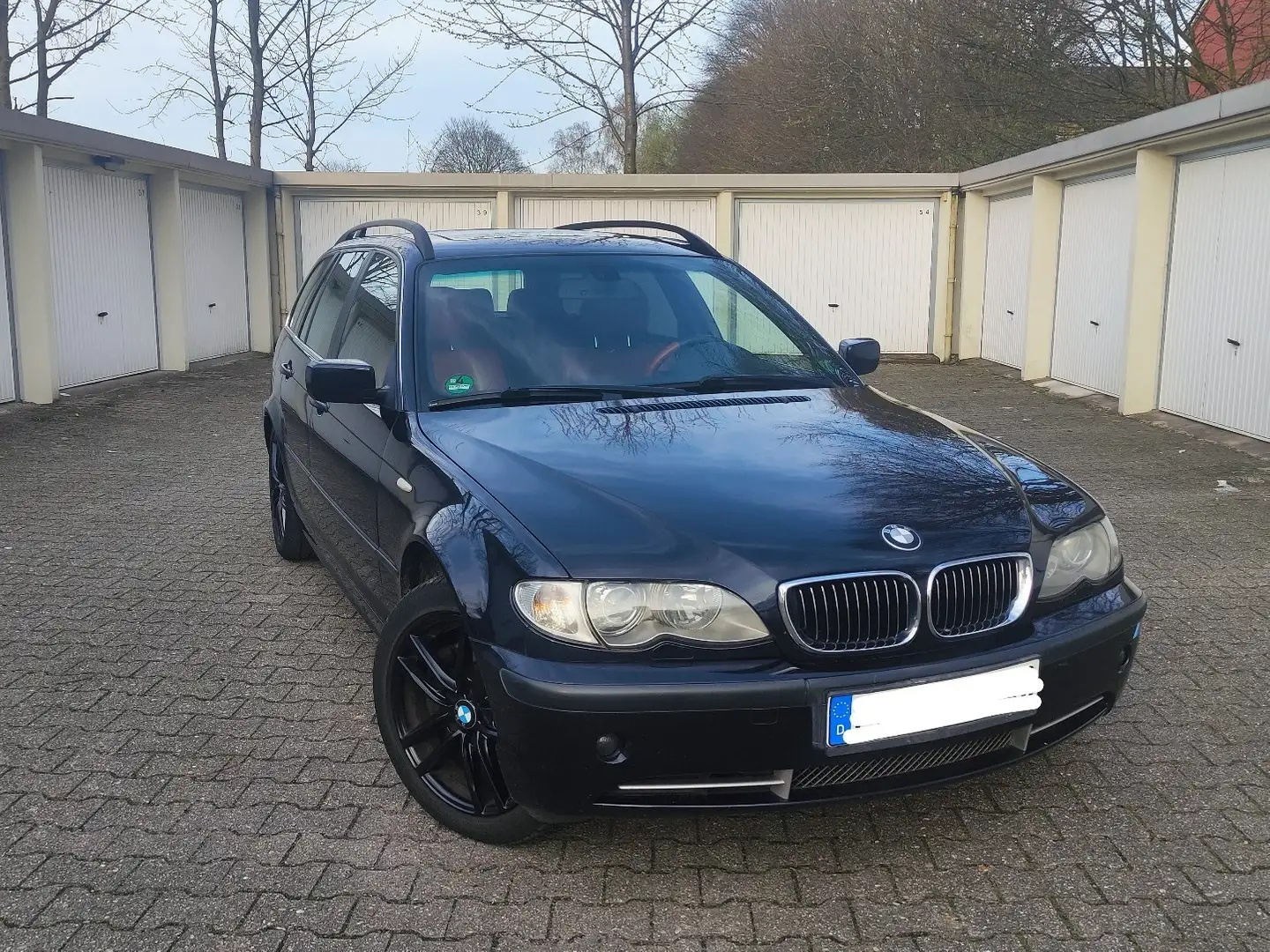 BMW 330 e46 330i Touring Spezial Edition plava - 1