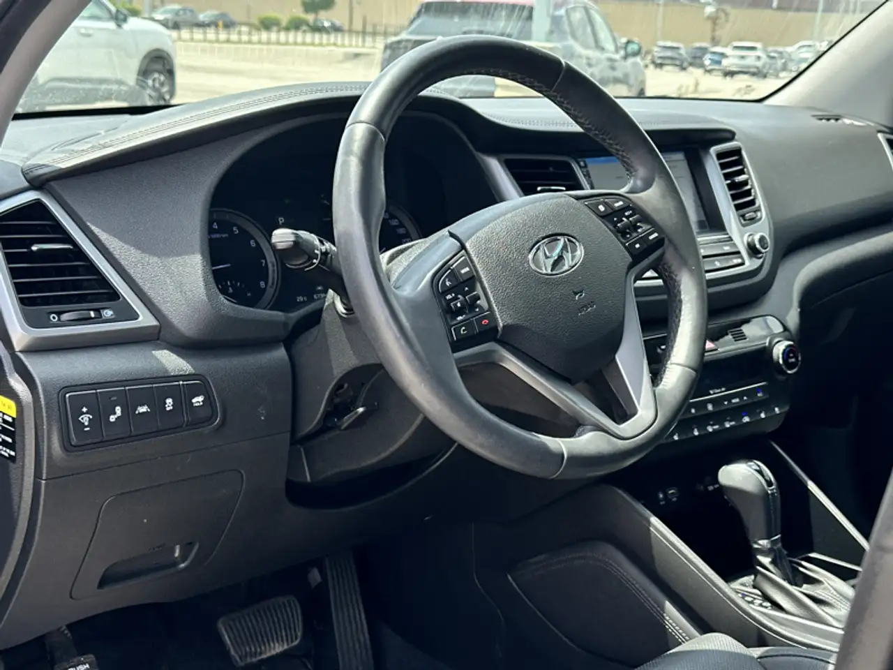 Hyundai TUCSON снимка Hyundai TUCSON