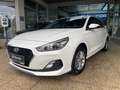 Hyundai i30 CW 1,4 MPI Click Weiß - thumbnail 1