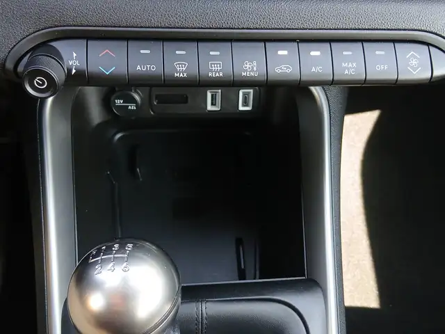 Jeep Avenger view 20