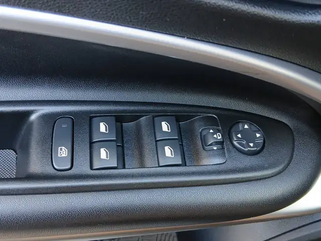 Jeep Avenger view 21
