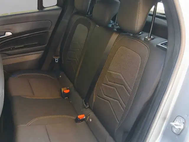 Jeep Avenger view 23