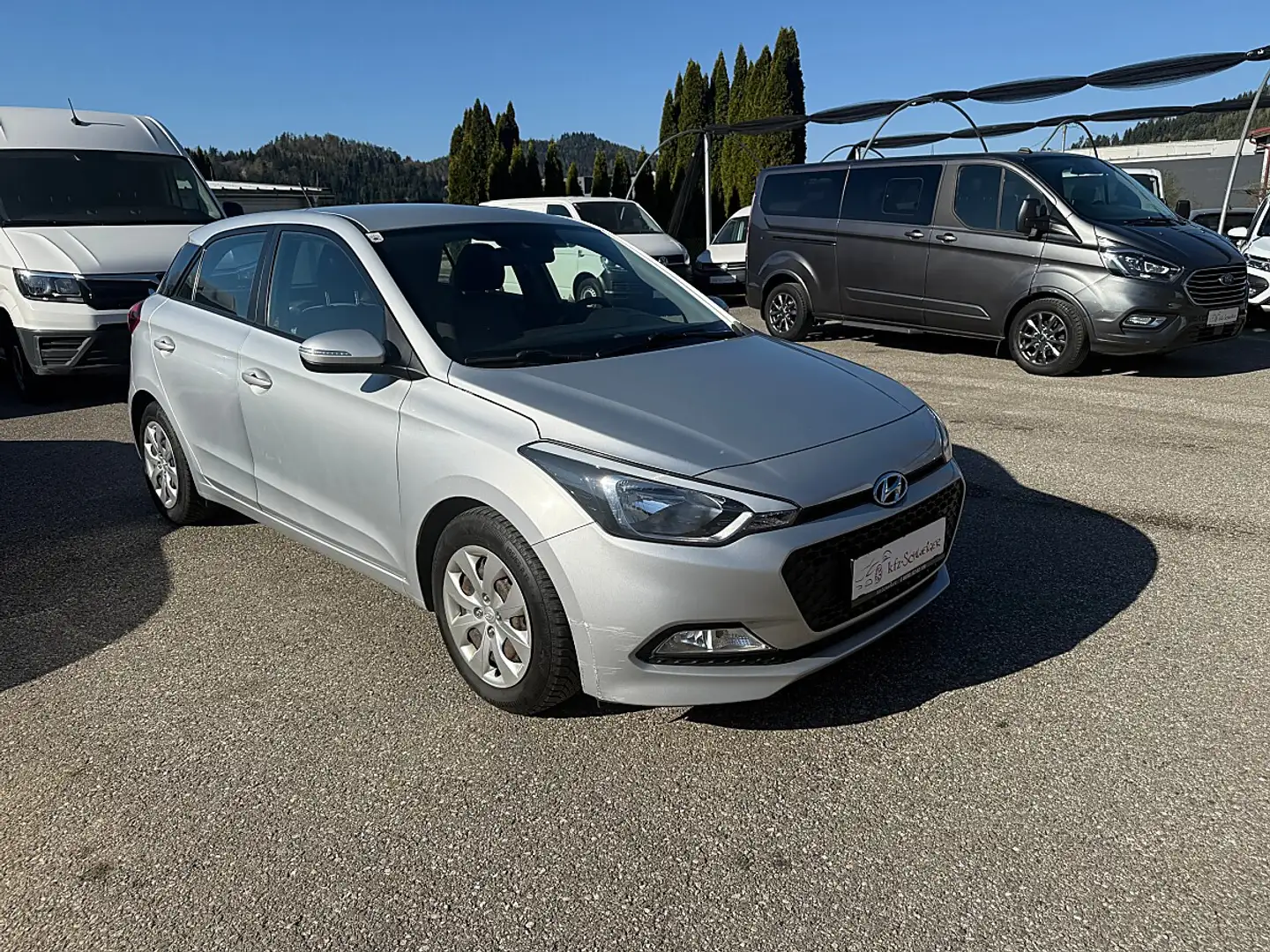 Hyundai i20 1,1 CRDi Limited Plus Start/Stopp Automatik Silber - 2