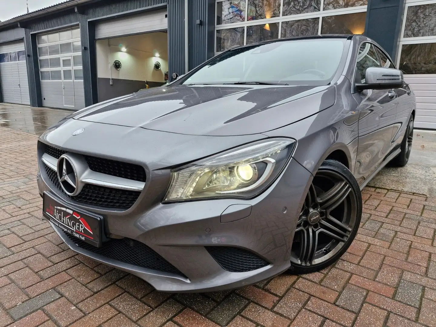 Mercedes-Benz CLA 250 Lim. Standheizung Xenon Sitzheizung - 1