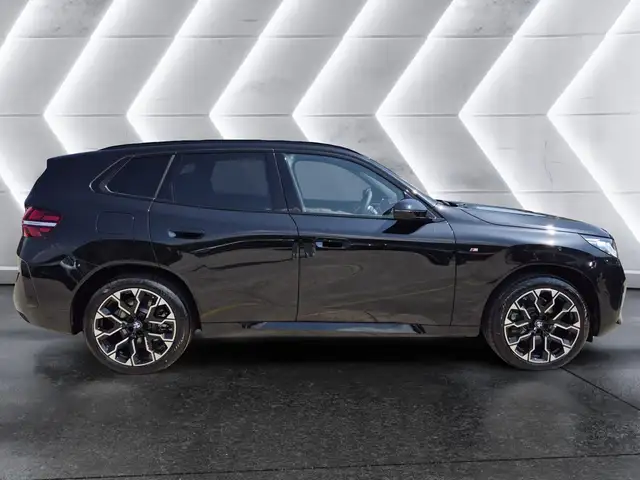 BMW X3 view 4