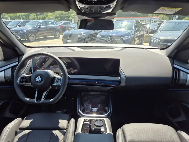 BMW X3 view 8