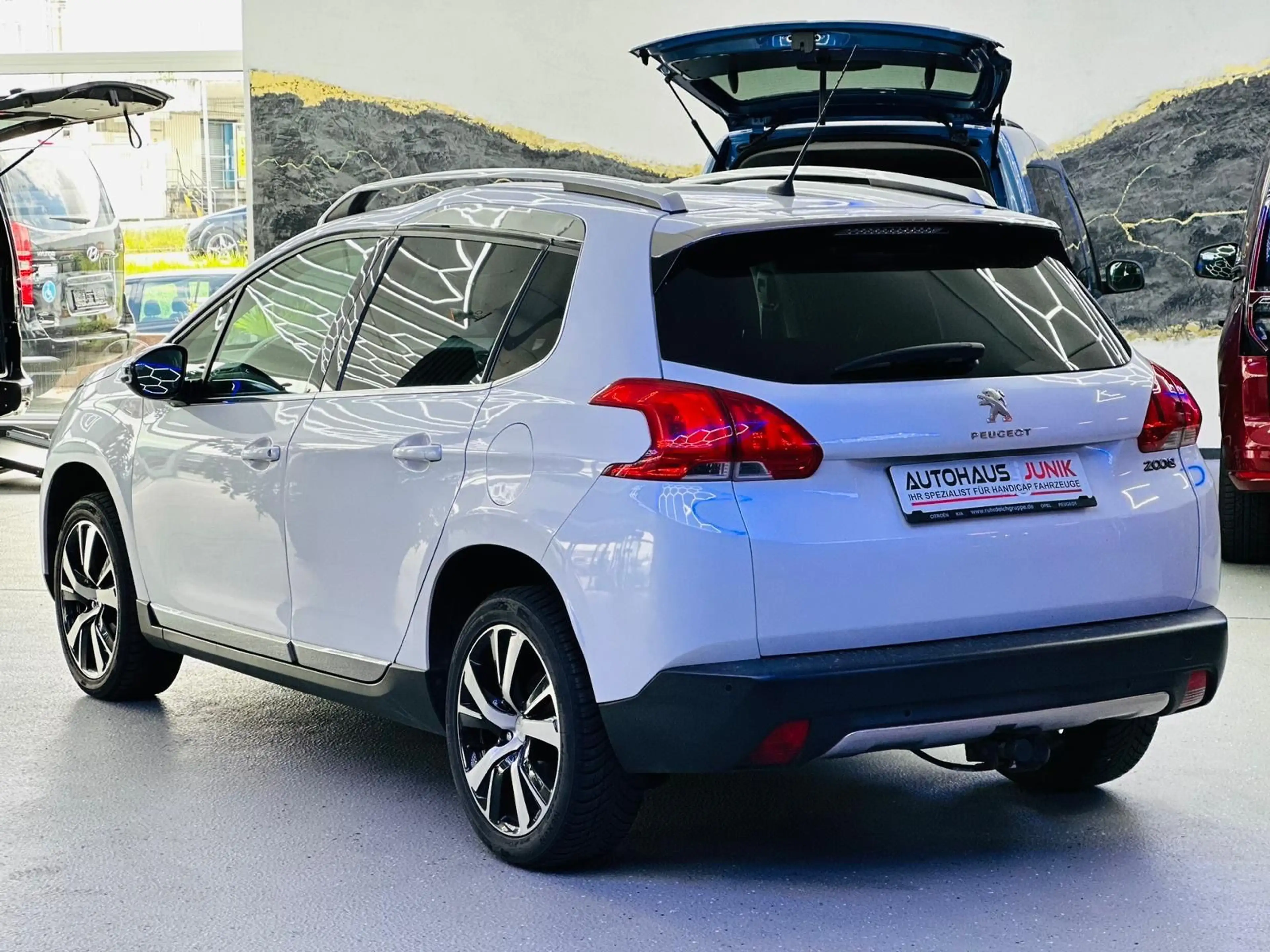 Peugeot 2008 Allure/AHK/T-Leder/Klima — photo 2