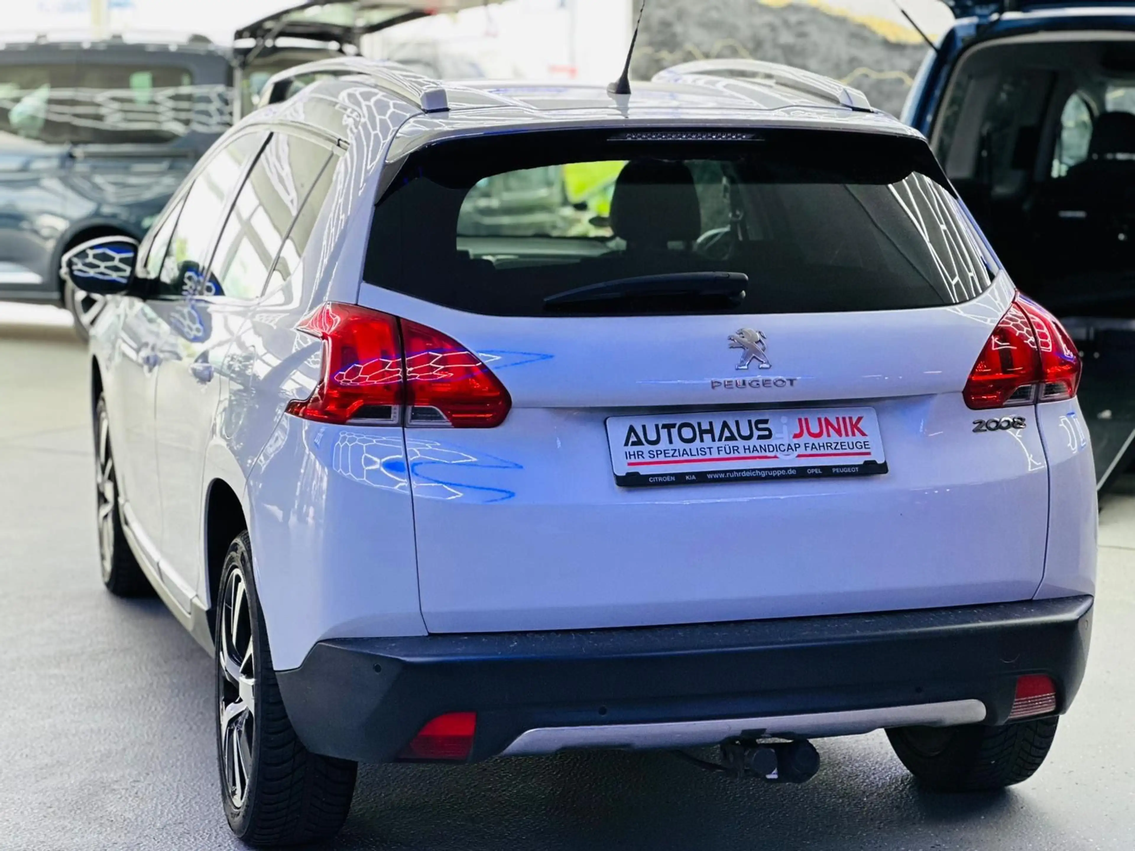 Peugeot 2008 Allure/AHK/T-Leder/Klima — photo 6