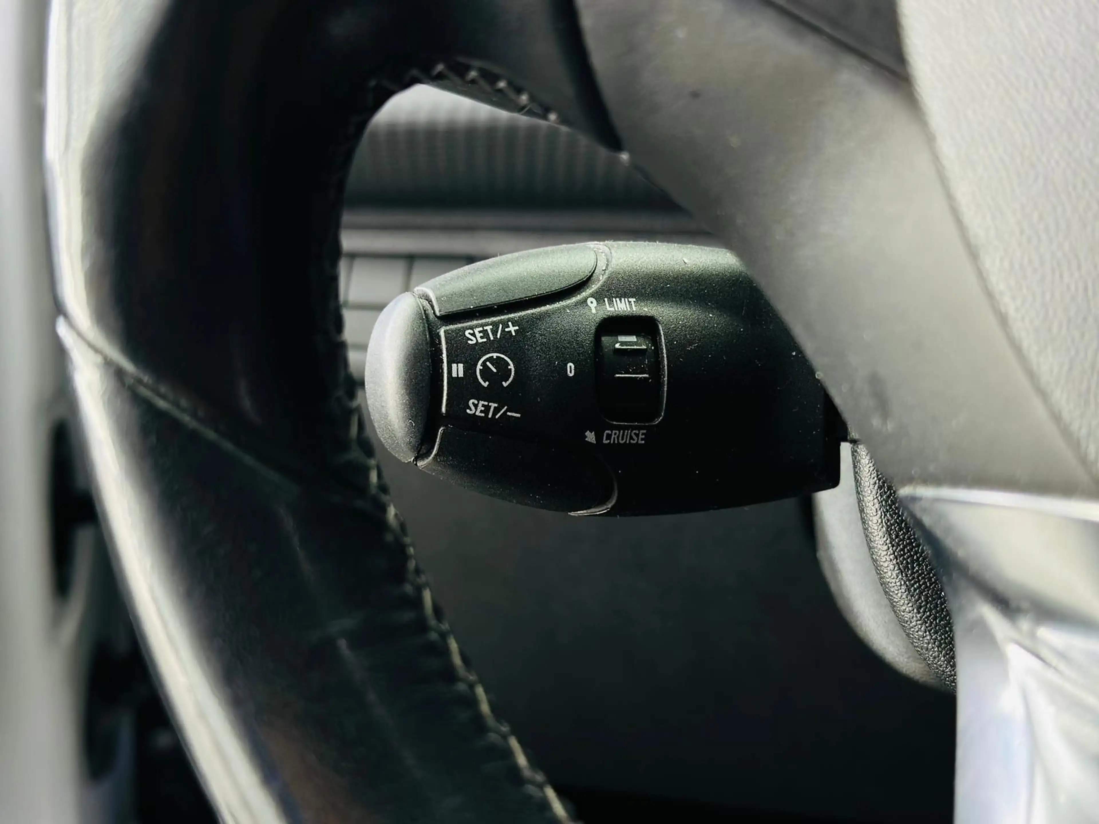 Peugeot 2008 Allure/AHK/T-Leder/Klima — photo 15