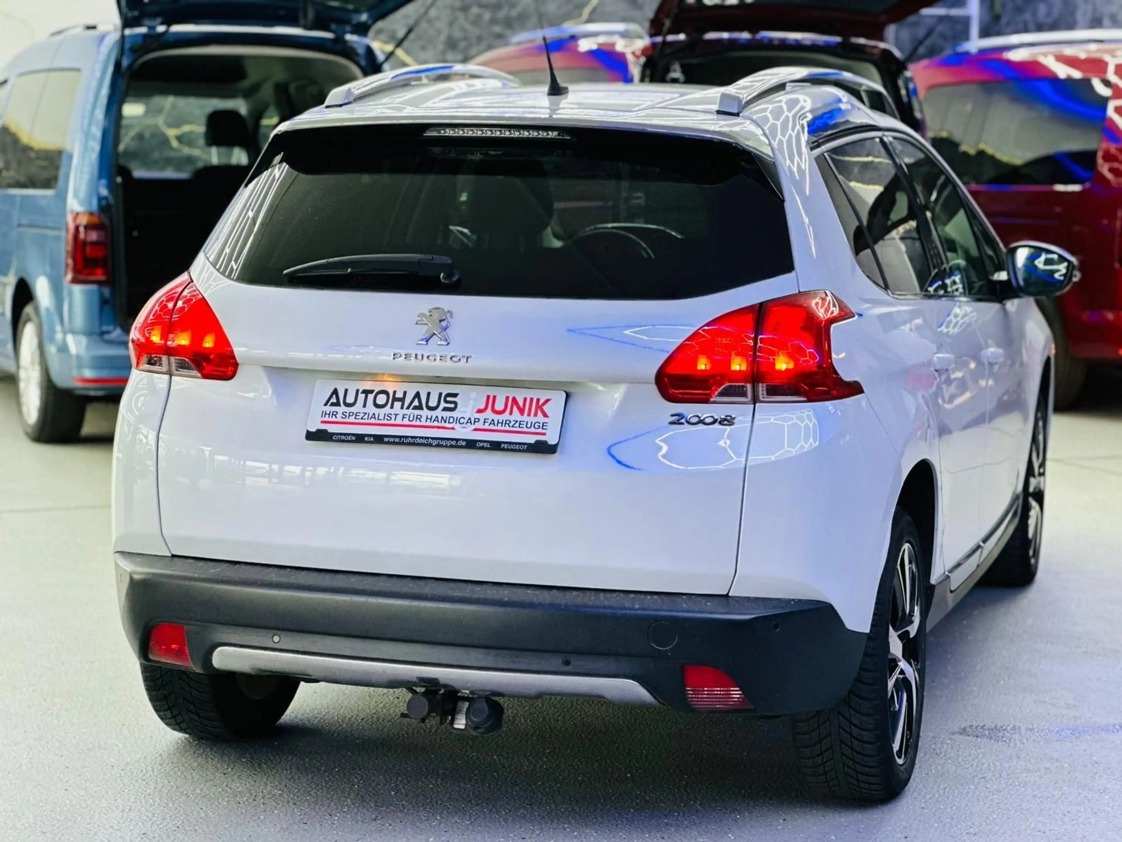 Peugeot 2008 Allure/AHK/T-Leder/Klima — photo 4